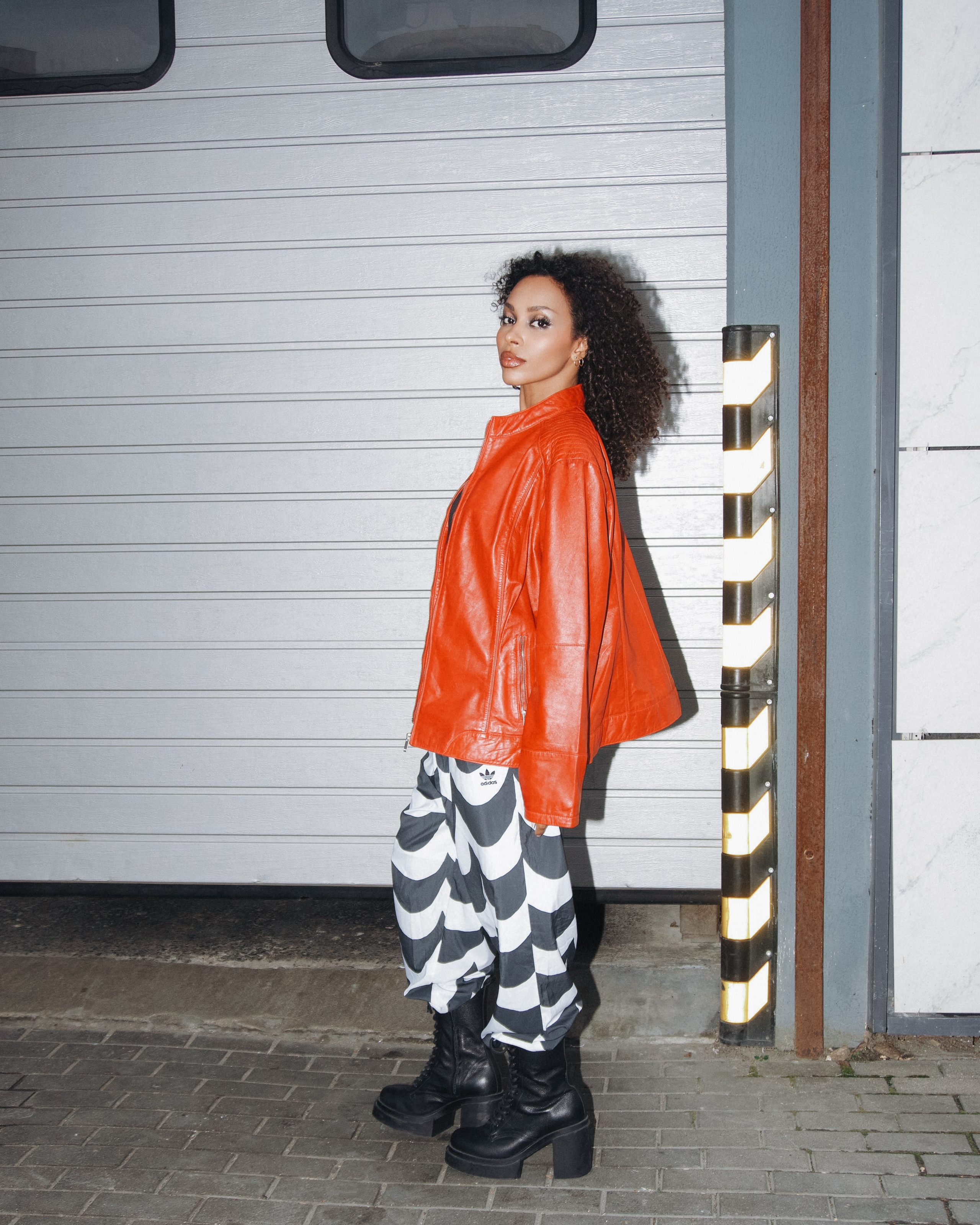 Диана, съемка с авто. Фотограф в Минске Света Григорьева