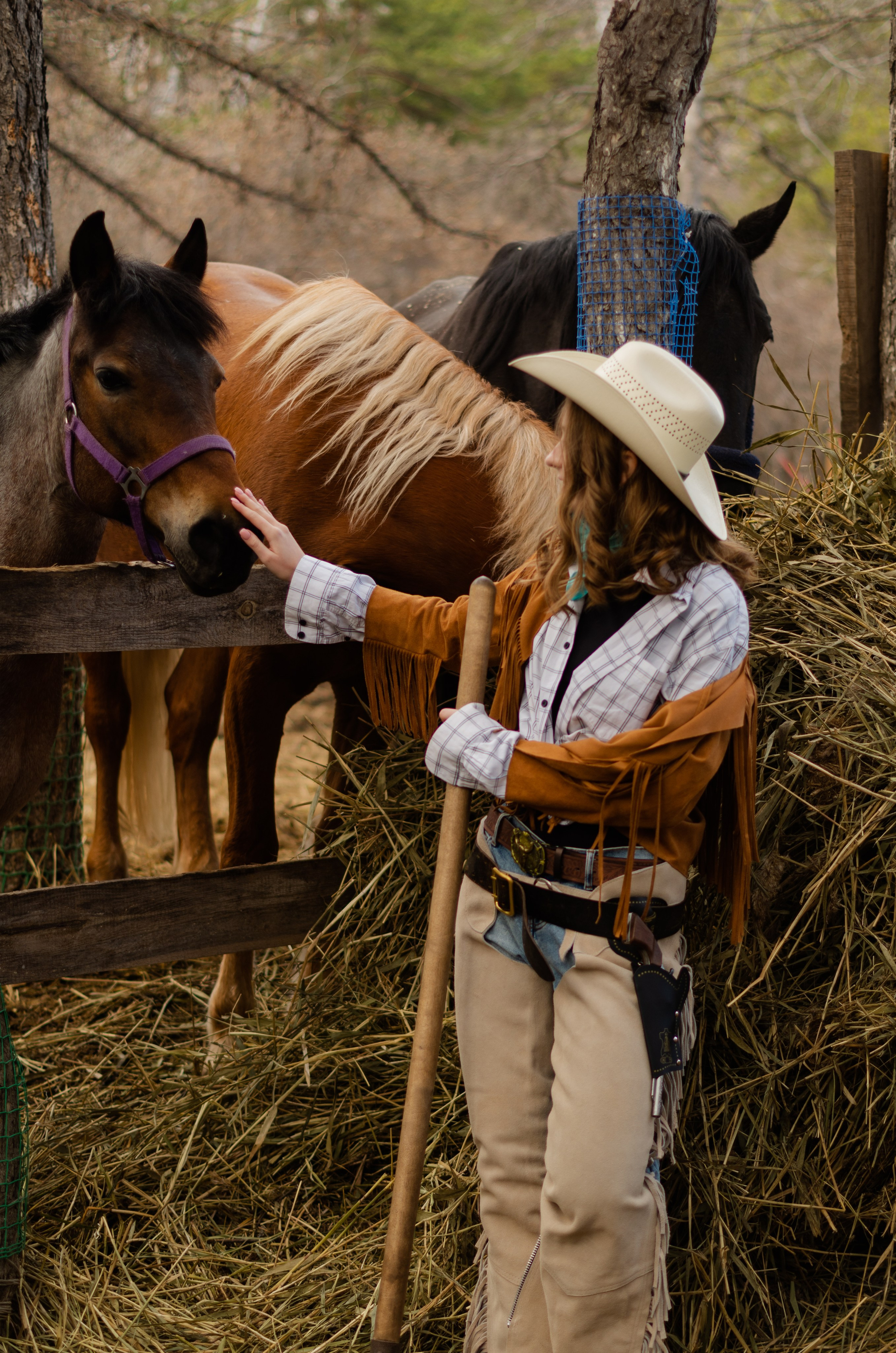 Ковбойская девчонка. Фотограф Марина Доглядная Челябинск фотосессии с лошадьми, мотоциклами