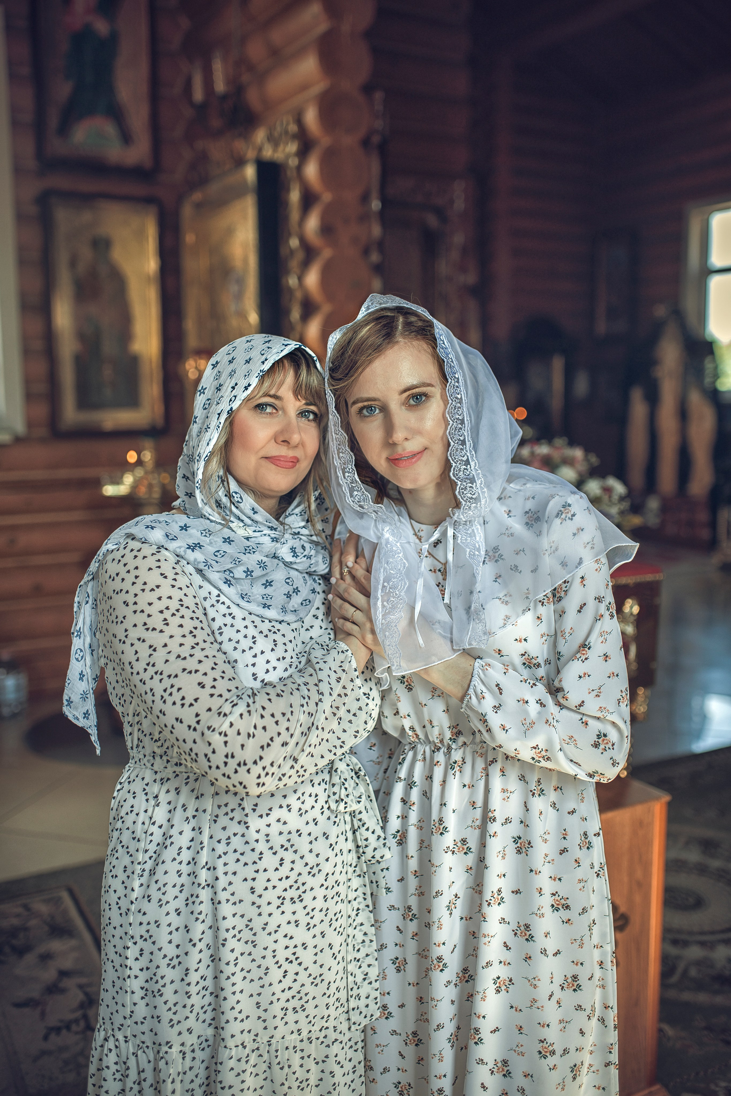 Фотография с мамой на крещение. Фотограф в Старом Осколе, Церковный фотограф, фотосессия детская