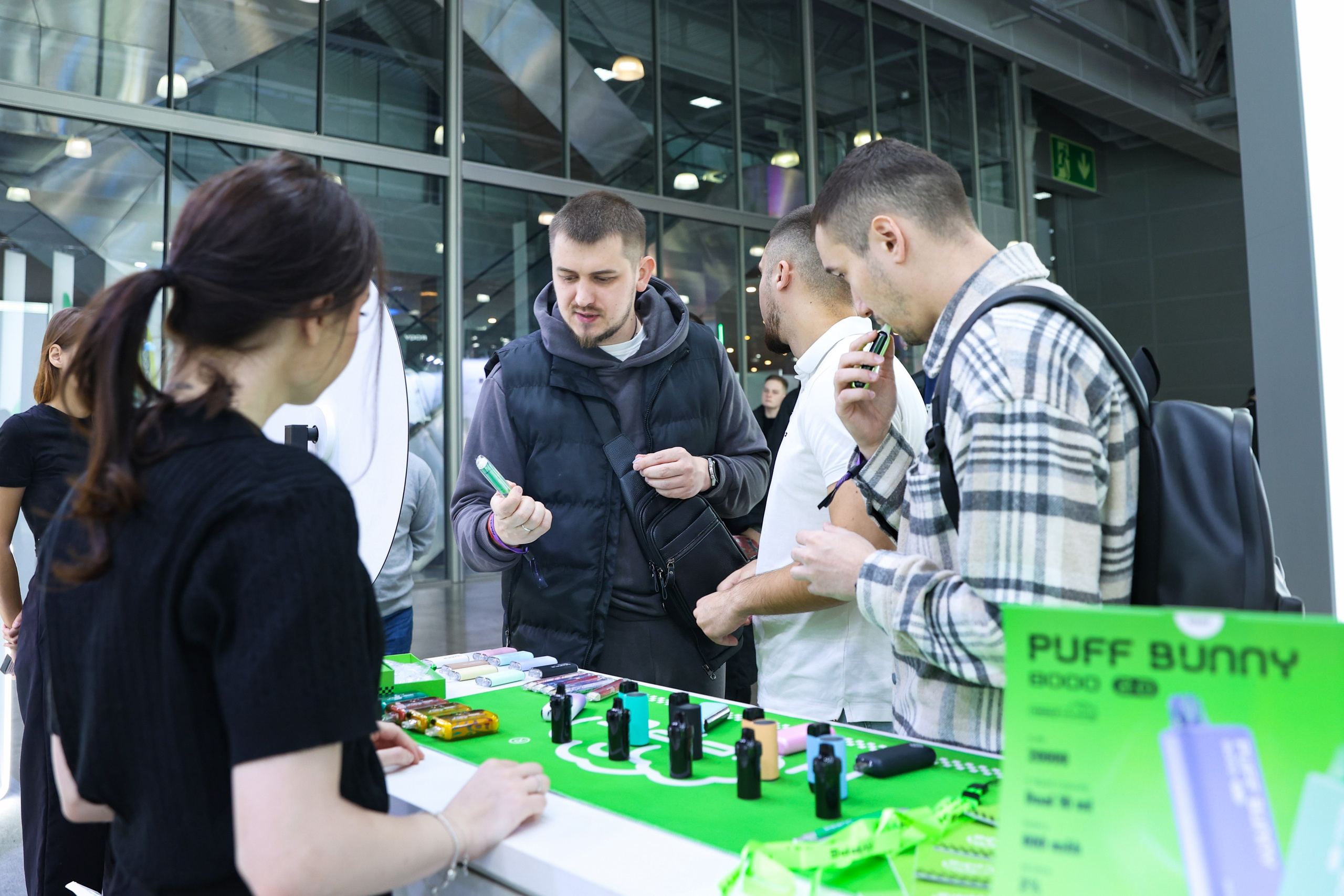 Стенд Hyppe на Vape Club Show. Фотограф Дарья Попова