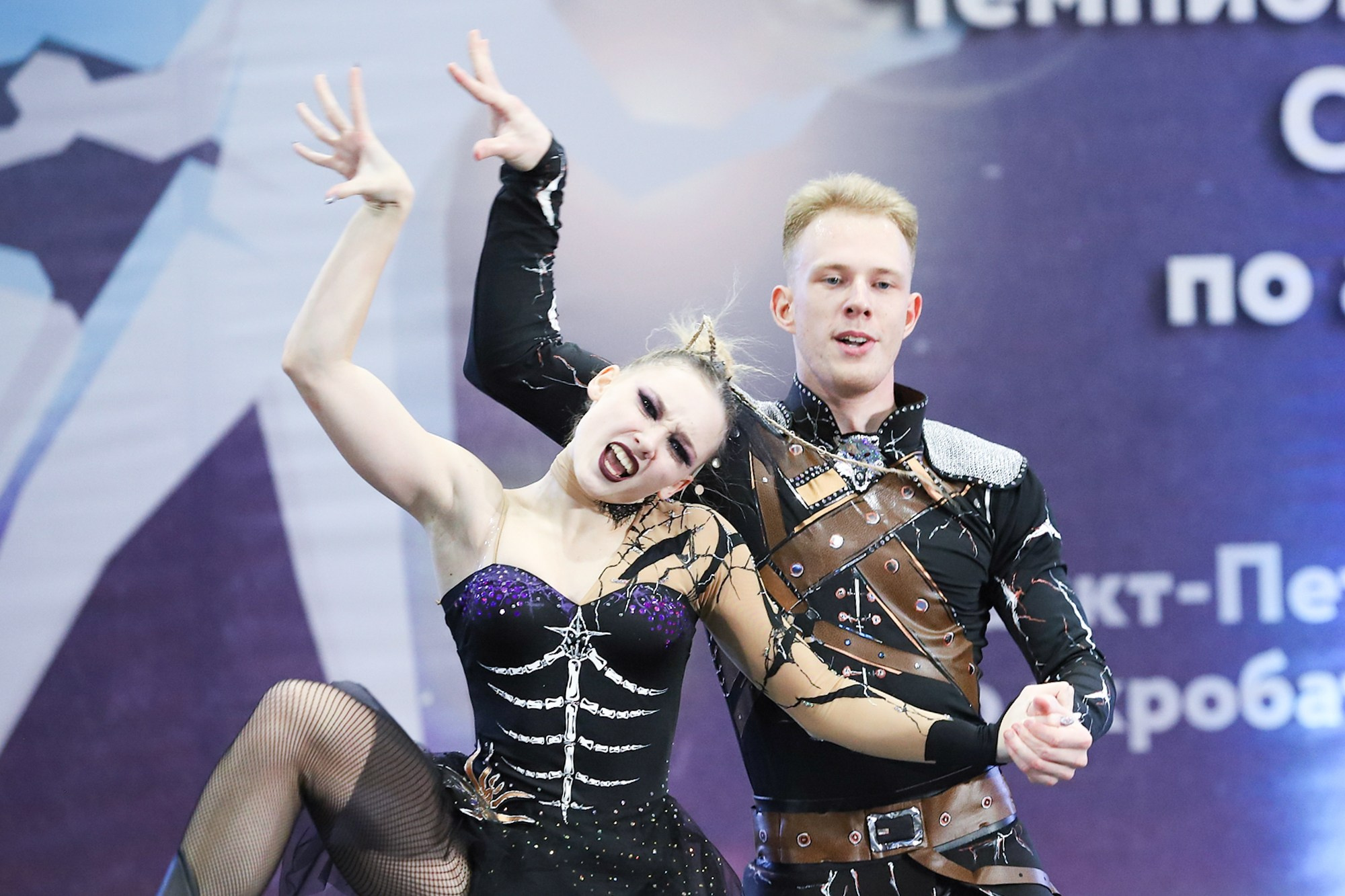 Чемпионат и Первенство Санкт-Петербурга по акробатическому рок-н-роллу. Фотограф Дарья Попова