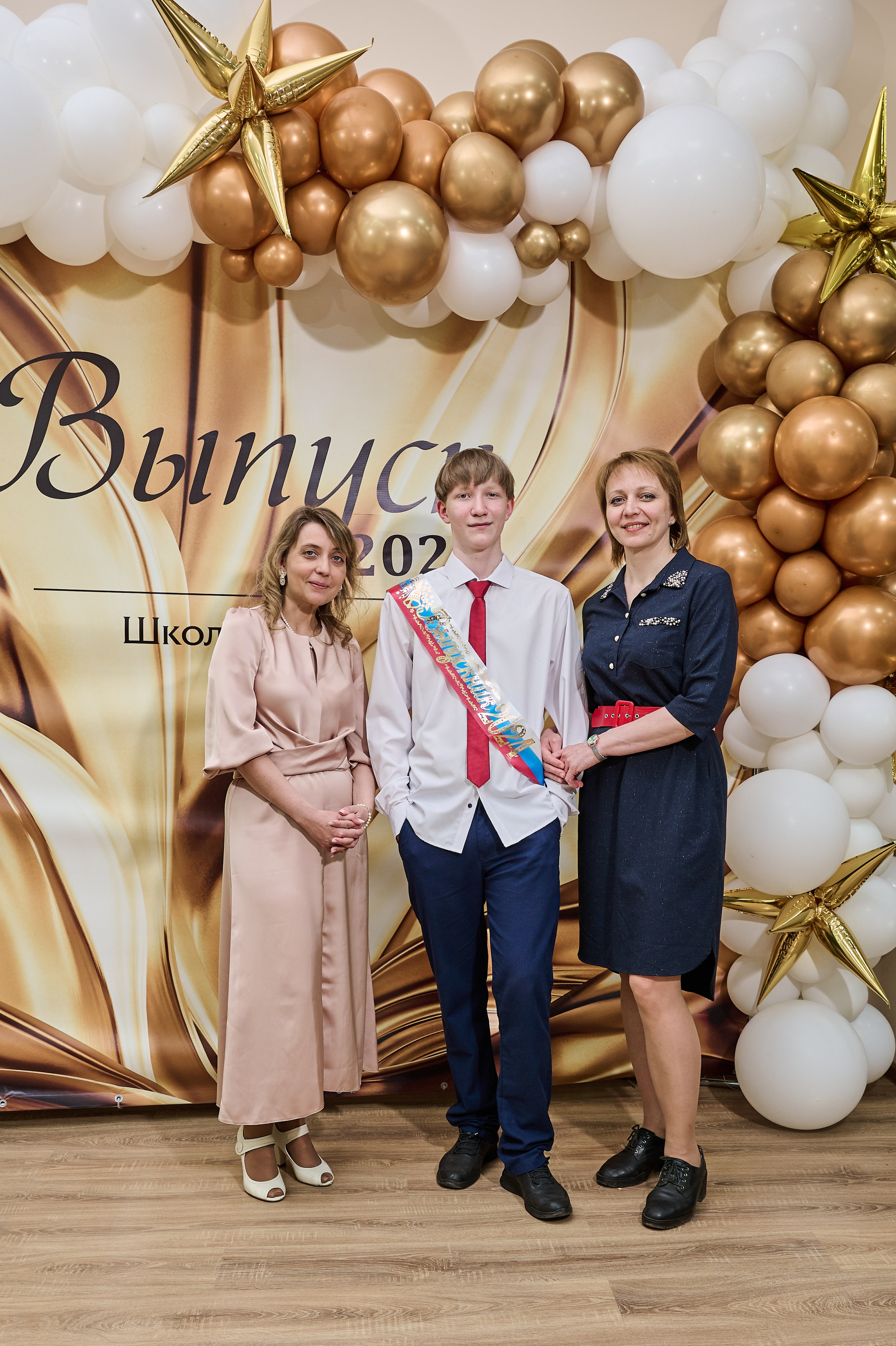 Выпускные и праздники. Выпускные альбомы. Предметная и контент съёмка. Фотостудия Klass