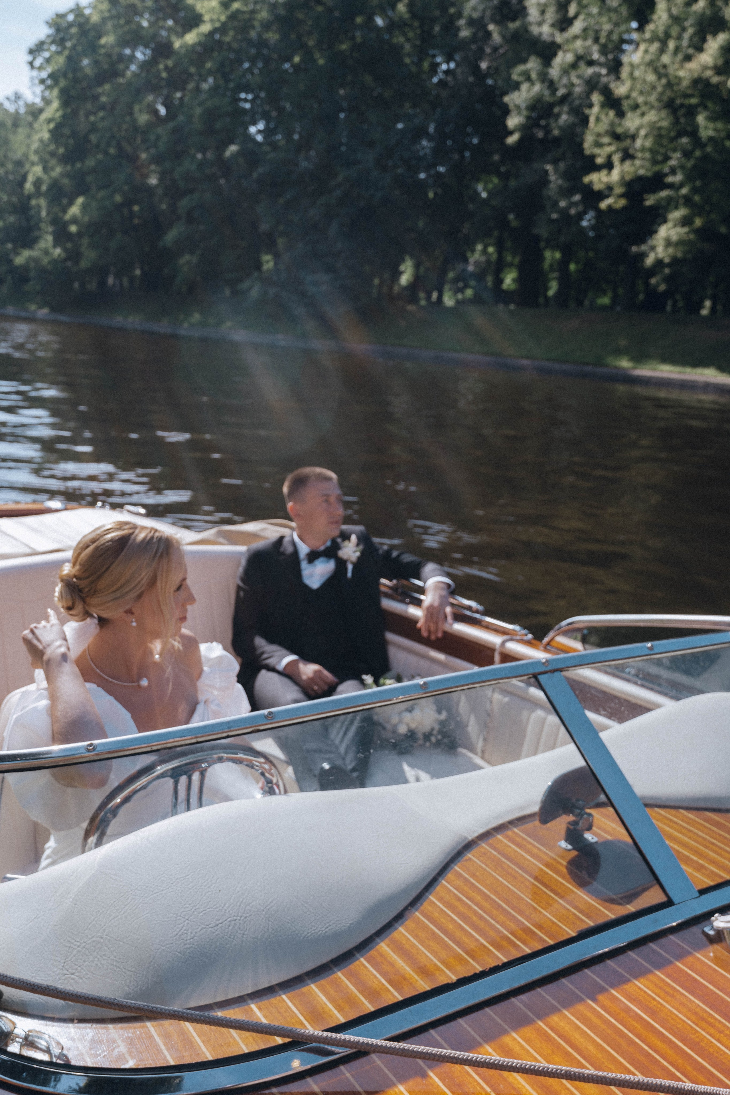 СВАДЕНБНАЯ СЬЕМКА НА КАТЕРЕ ПО КАНАЛАМ САНКТ-ПЕТЕРБУРГА И В АКВАТОРИИ НЕВЫ. Профессиональный фотограф, Санкт-Петербург — Виктория Богомолова