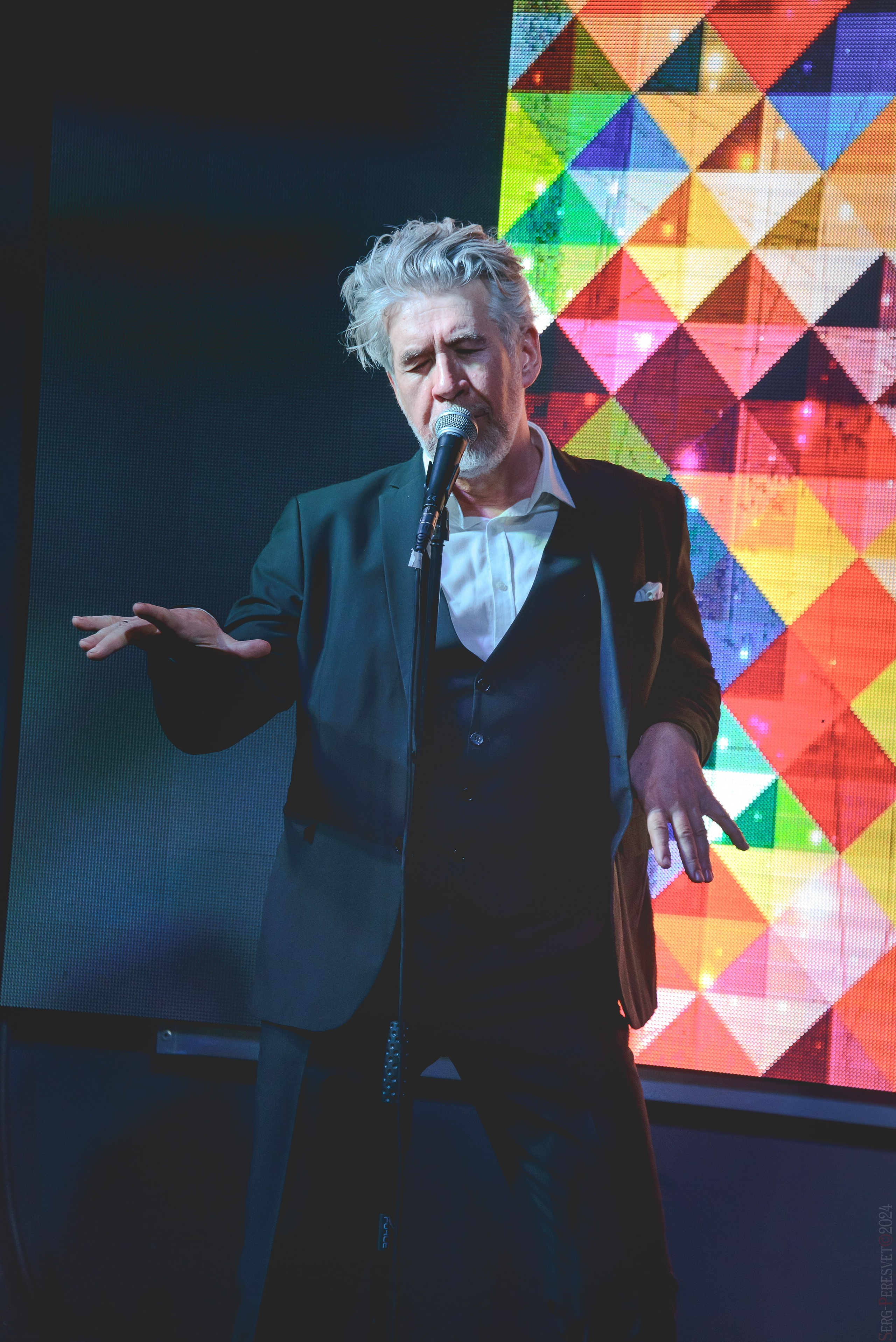 Концерты, шоу — музыканты, артисты в клубах, барах, пабах. Ваш фотограф на праздник в Москве, Раменском, Жуковском, Люберцах