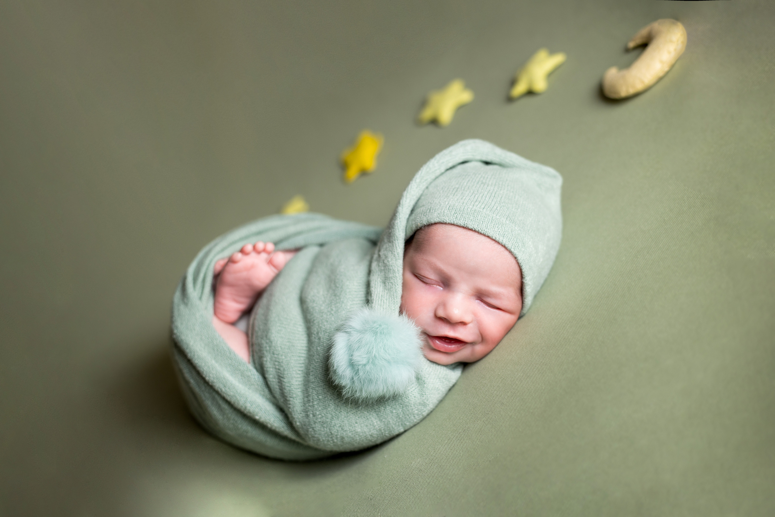 НОВОРОЖДЕННЫЕ до месяца. Мишугина Ольга Фотограф новорожденных, семейный и детский фотограф