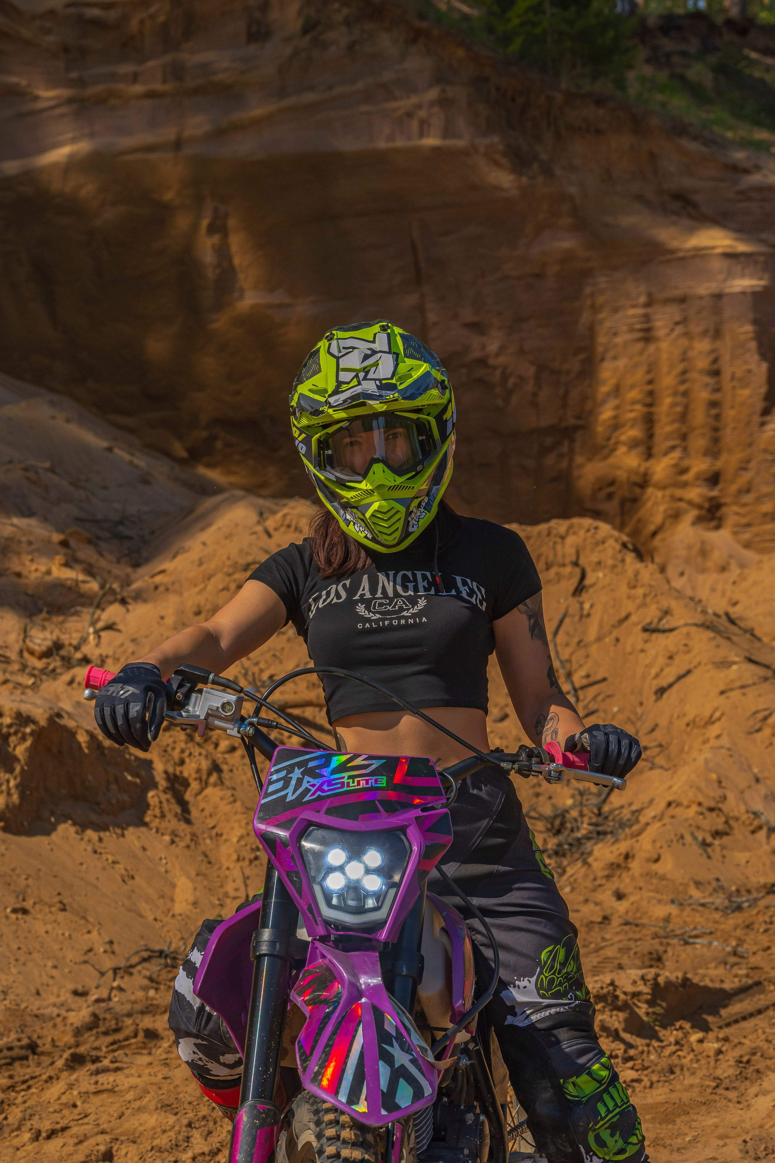 Катя Ли. Графический дизайнер Илья Левченко