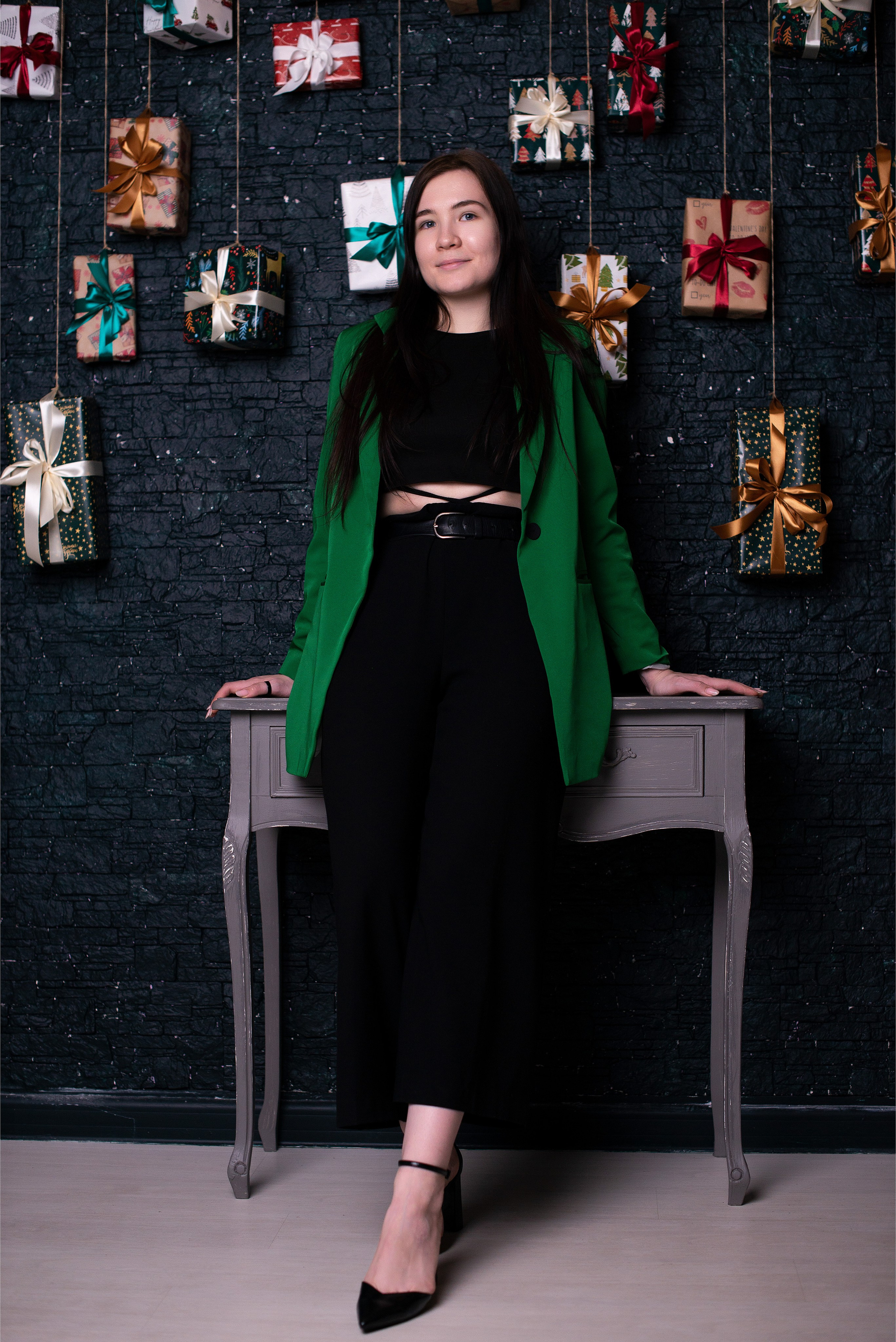 Юлечка в новогодней локации. Творческий фотограф Вологда