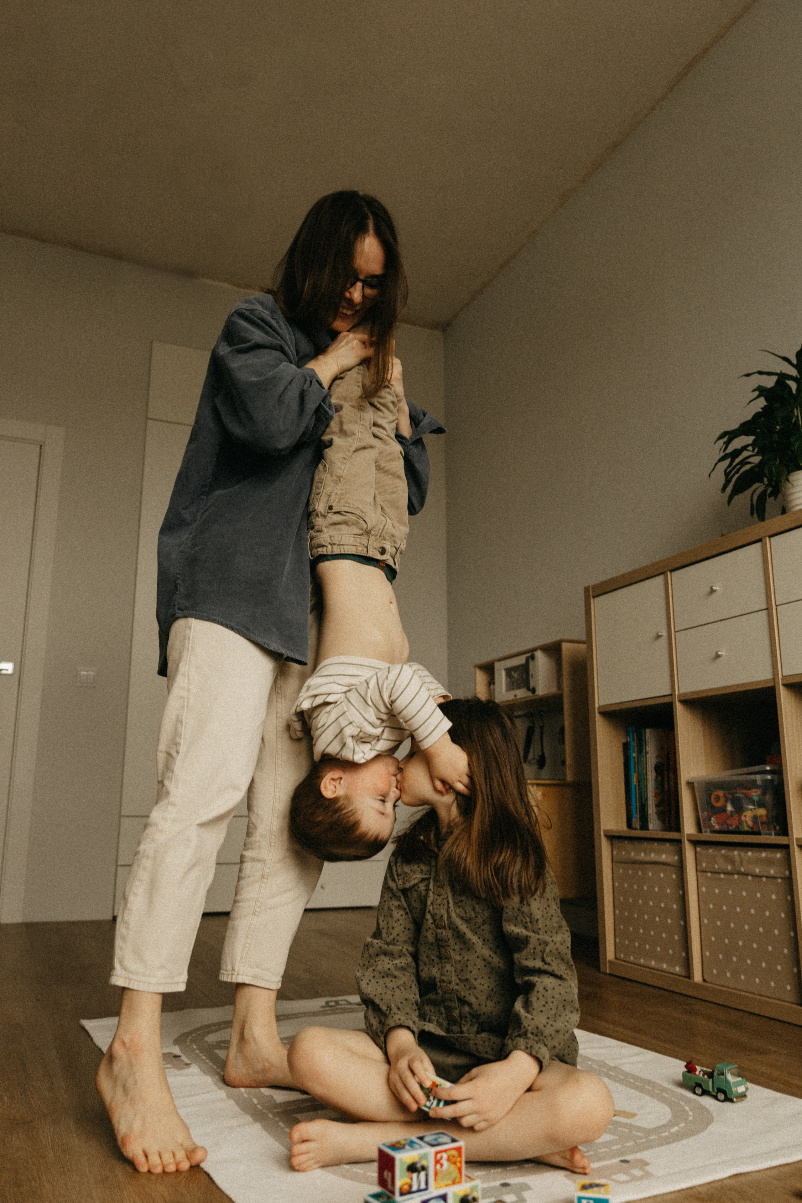 Таня, Алена, Тимофей. Главная