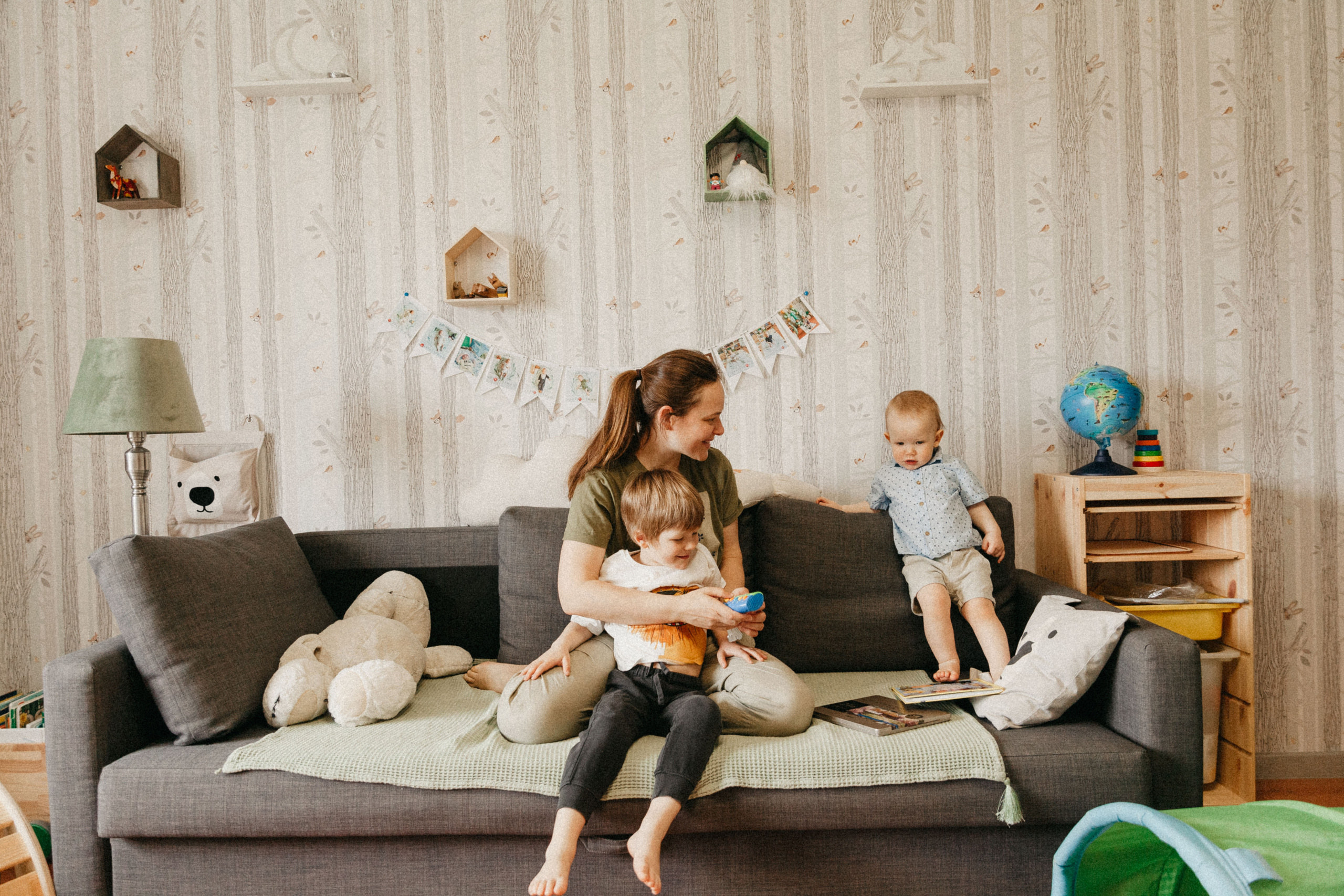 Аня, Гриша, Петя. Главная