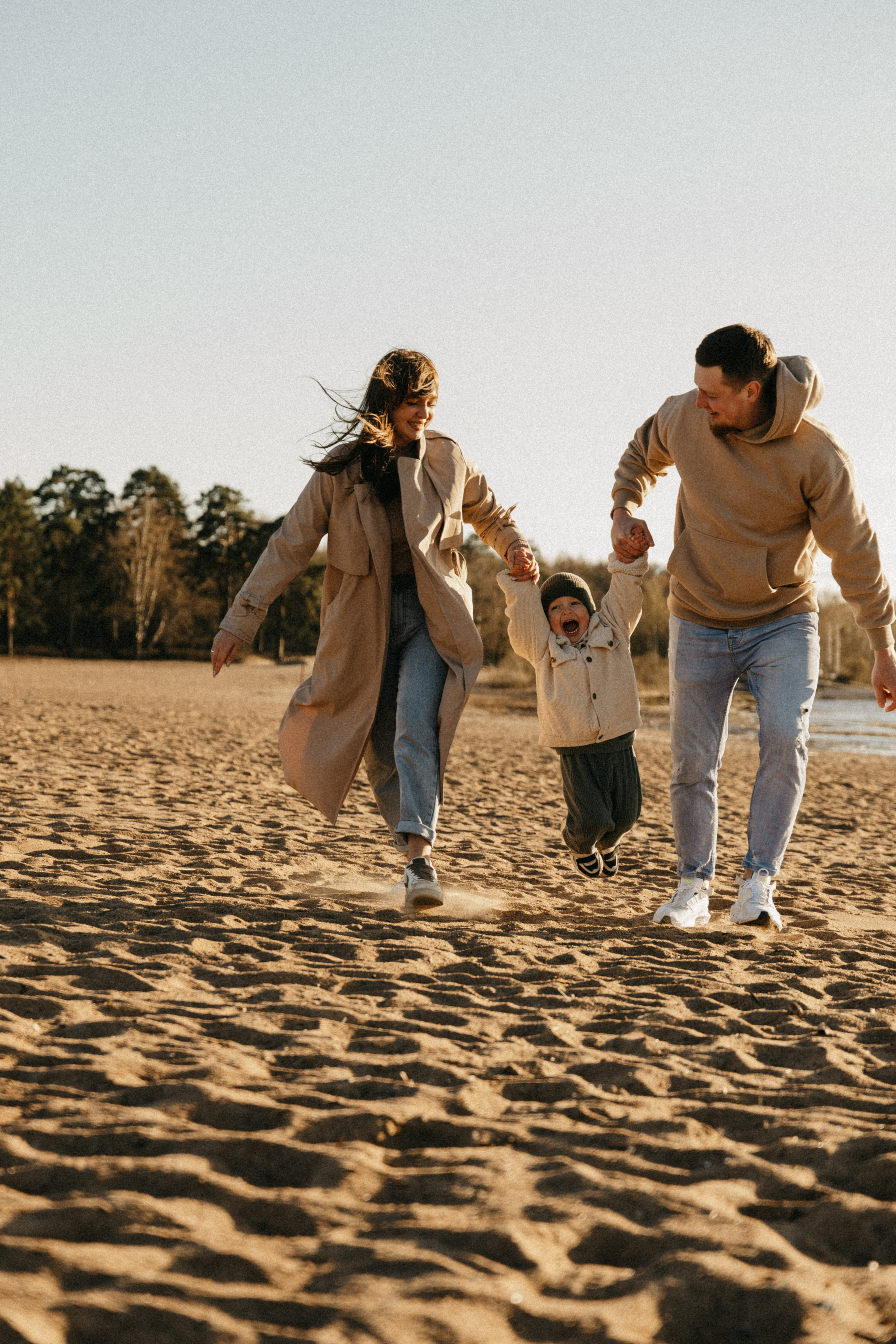 Лера, Саша, Мирон. Главная