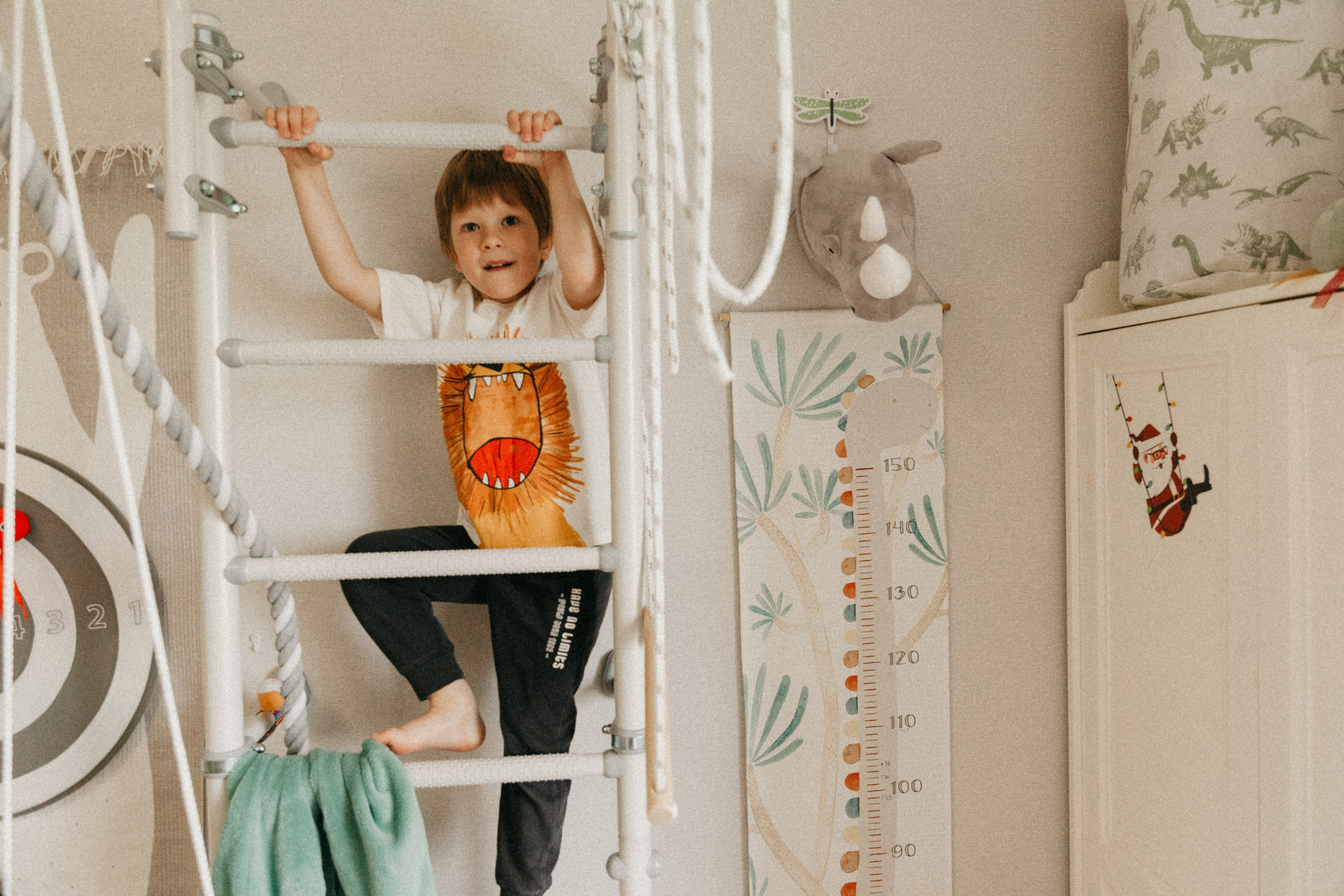 Аня, Гриша, Петя. Главная