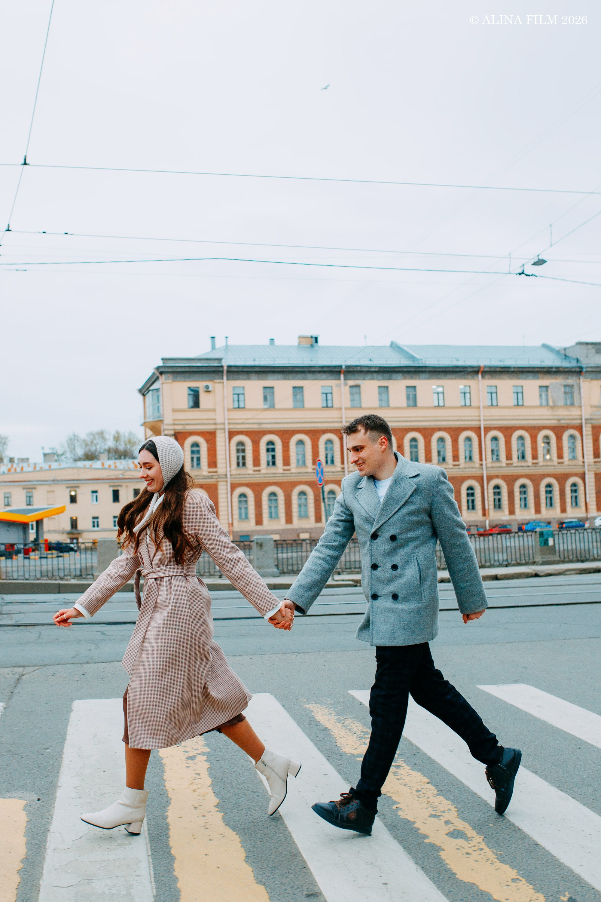 Фотосессия лавстори на Старо-Калинкином мосту. Фотограф в Санкт-Петербурге Alina Film