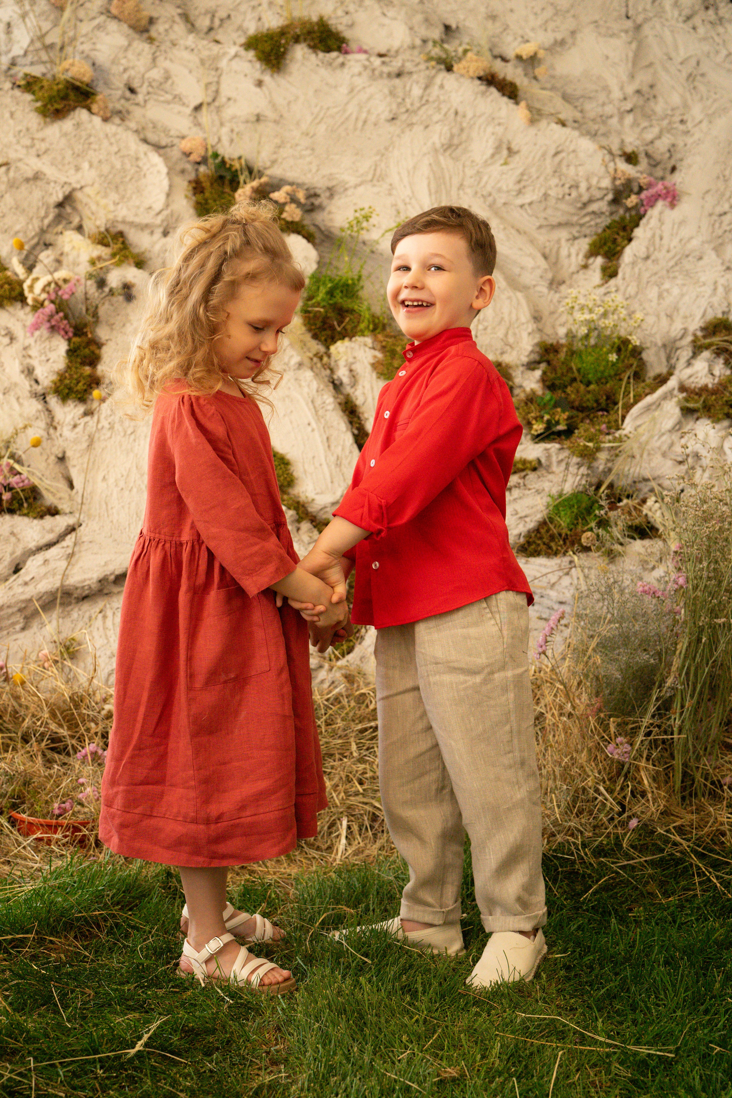 Маленькие садоводы. Ваш фотограф Tetiana Kolos, найду самый удачный ракурс и словлю момент