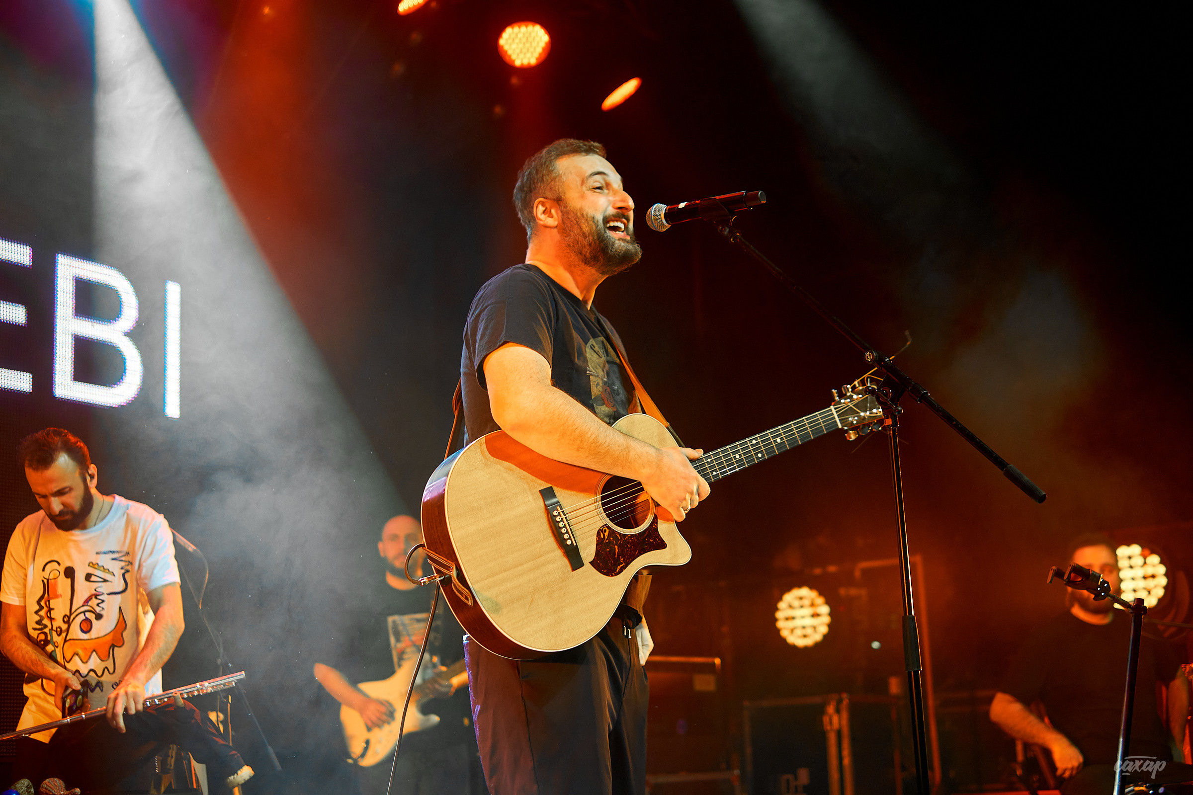 MGZAVREBI. Профессиональный фотограф в Екатеринбурге Юра Сахар