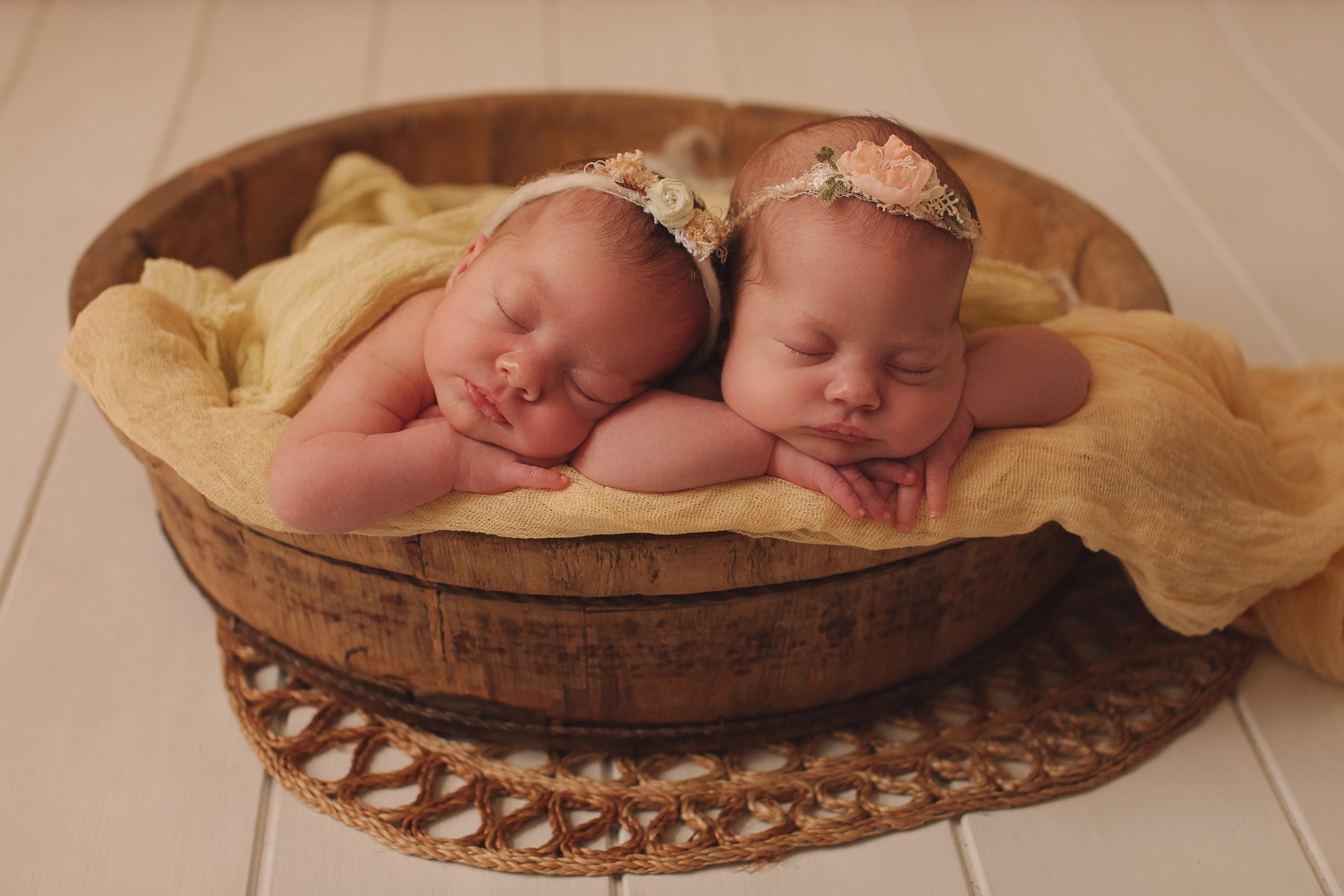 Новорожденные. Художественная фотография