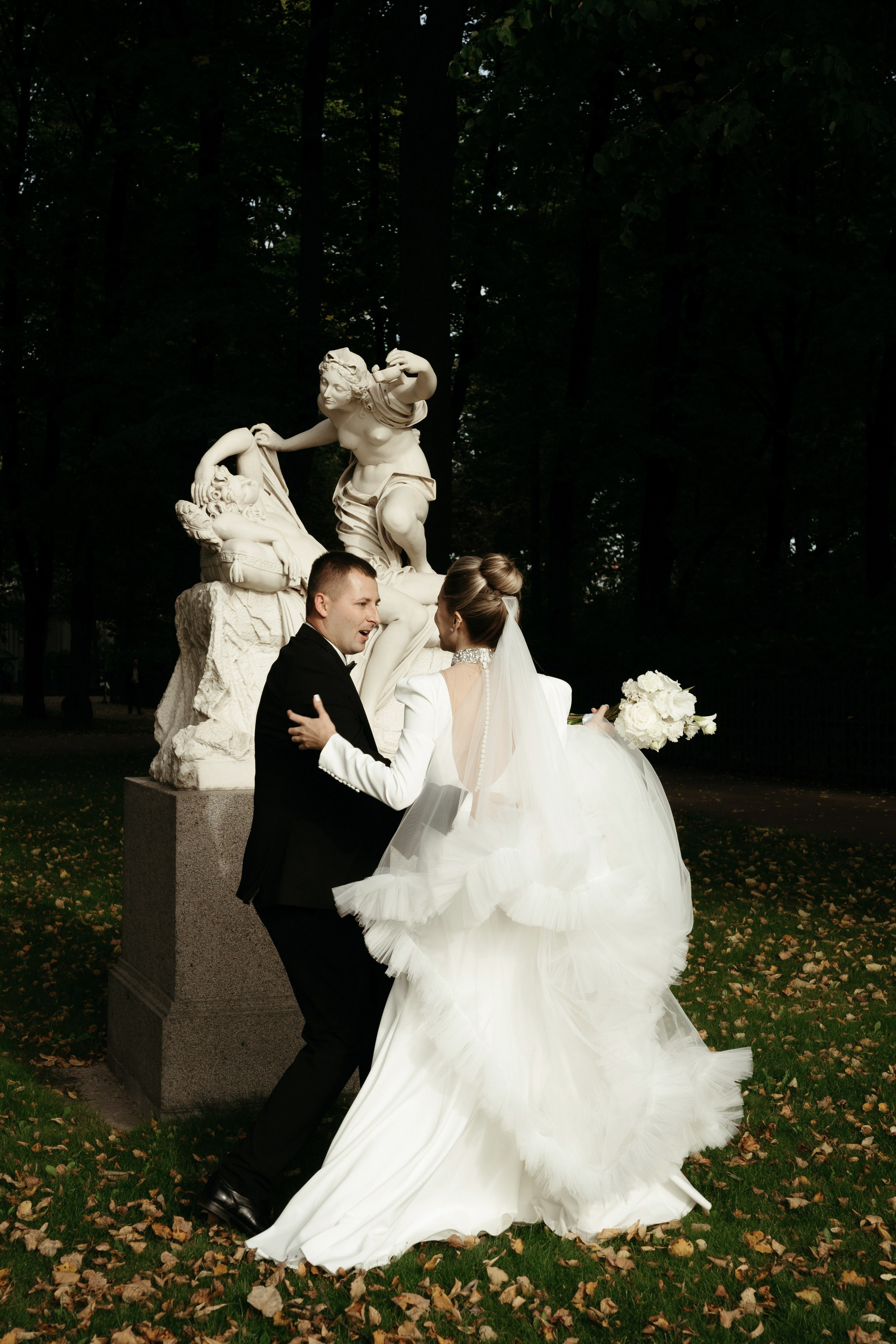 Однажды в летнем саду. Свадебный фотограф в Петербурге Таша Вайб