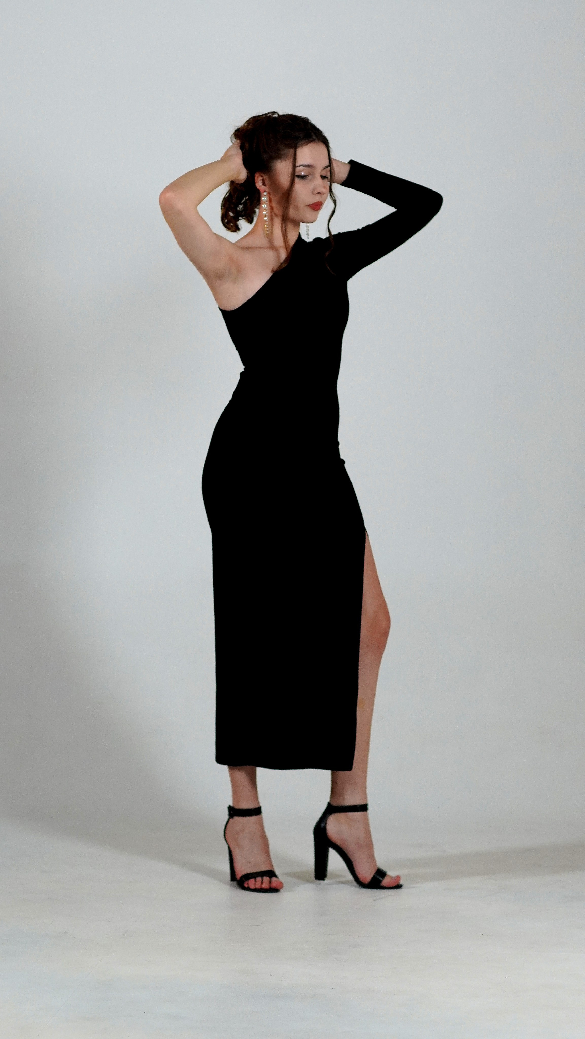 Фотосессии с моделью для маркетплейсов. Коллекции одежды, украшений, аксессуаров. Свадебный видеограф и фотограф в Пензе Виталий Гинзбург