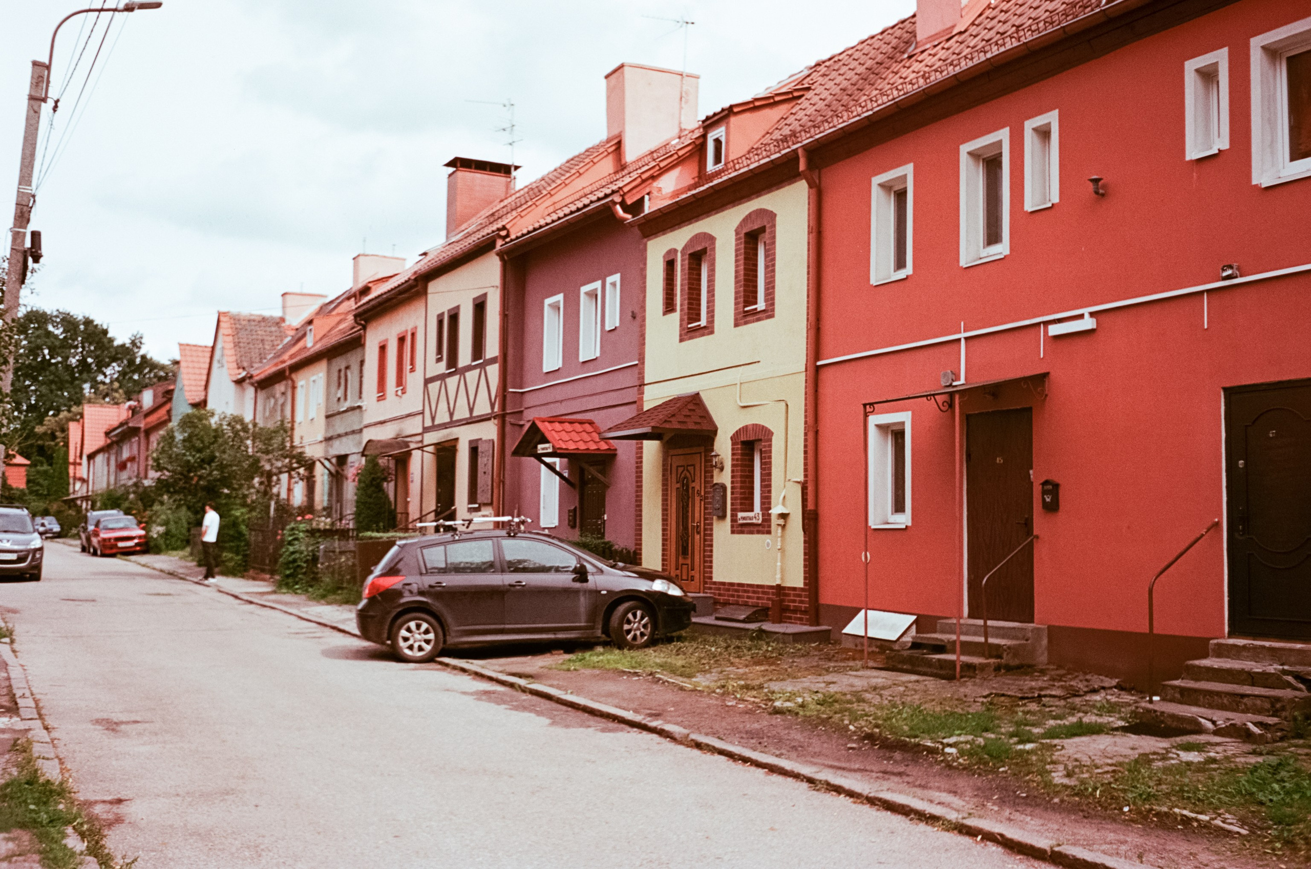 Калининград в солнечный день 7 июля 2024 года / Aerocolor IV / Minox 35GT (2)