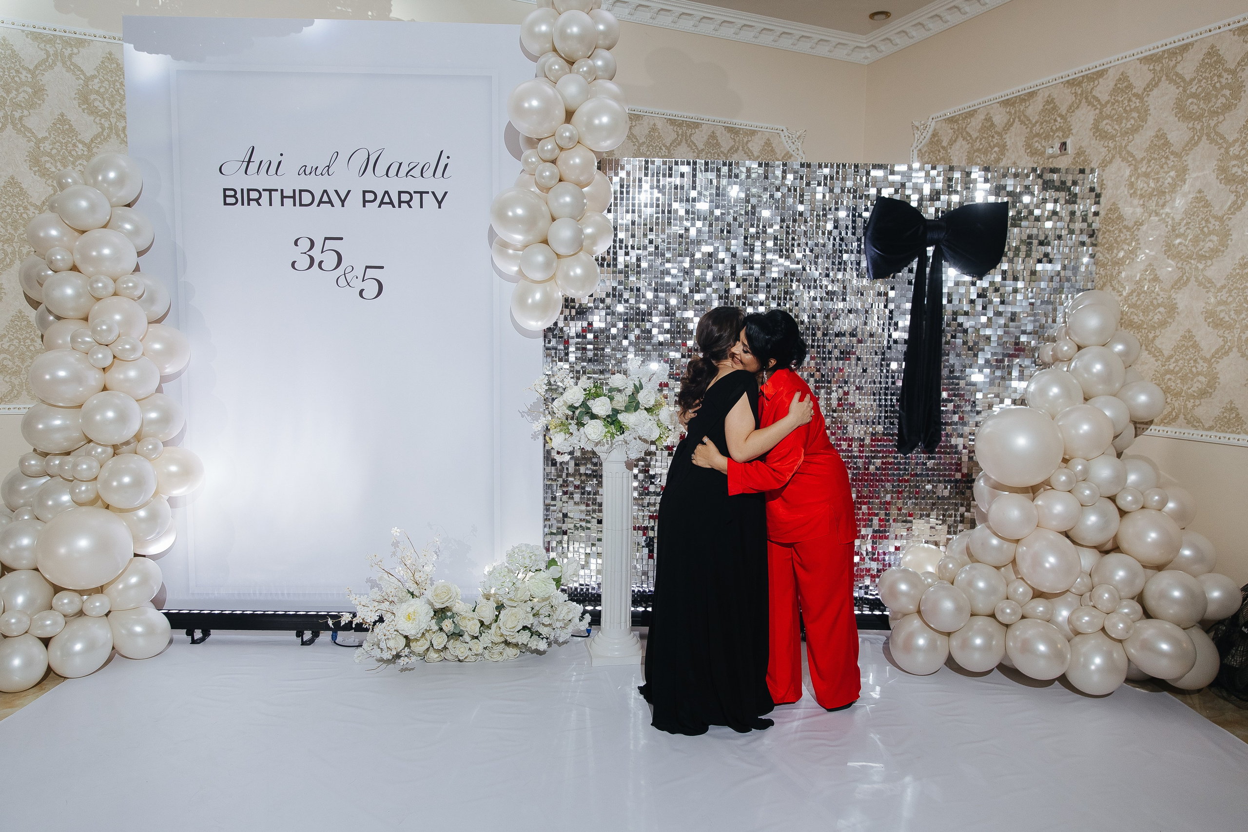 Ани и Назели. 35&5 День рождения, «Янтарь». Фотограф в Красноярске Надежда Воскресенская