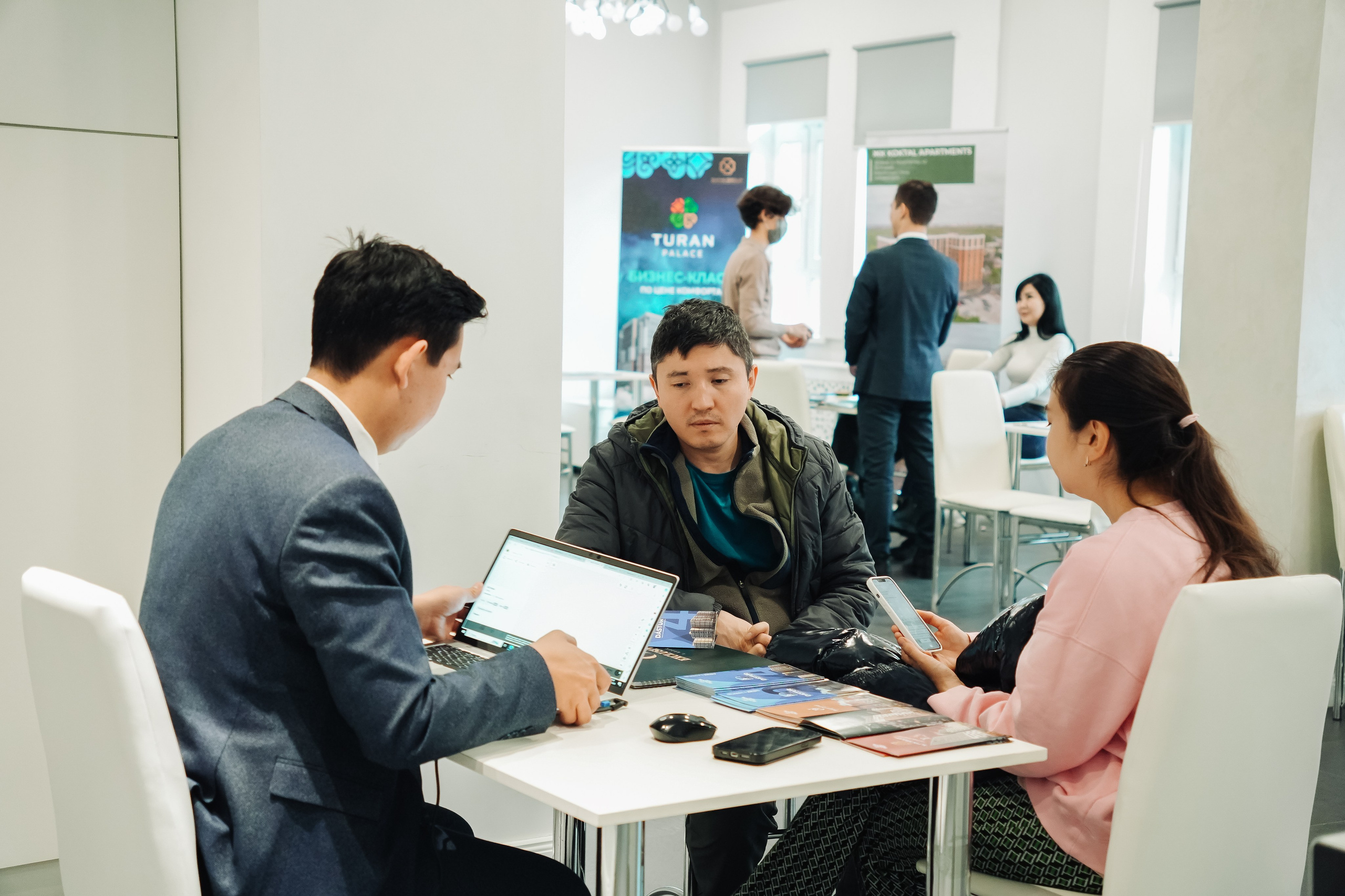 Фотоотчет: Галерея недвижимости SHANYRAQ