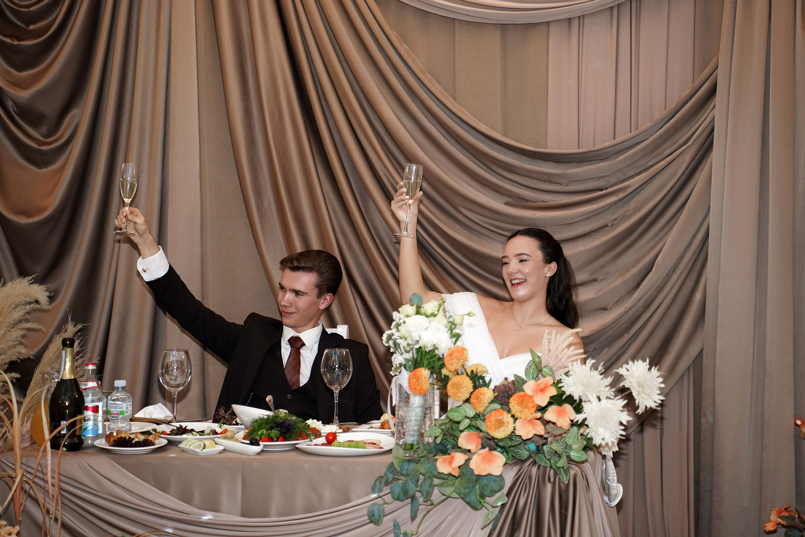 Свадебный банкет в беседке. Свадебный фотограф в Ростове-на-Дону. Таинство Крещения и Венчания, семейные фотосессии. Алёна Чёботова
