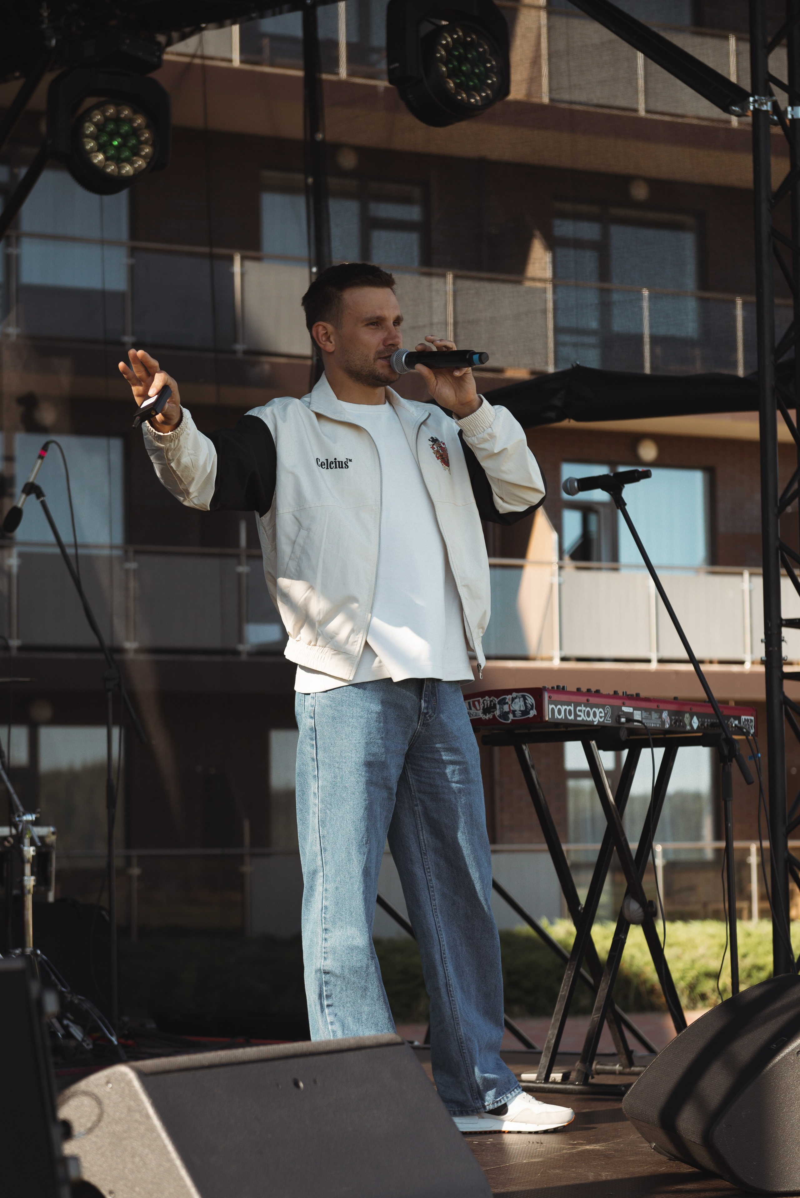 Фестиваль «Широта» и показ в «Азимут» Переславль-Залесский. Фотограф Москва Настя Профотовна. Репортажные, свадебные и контент фотосессии