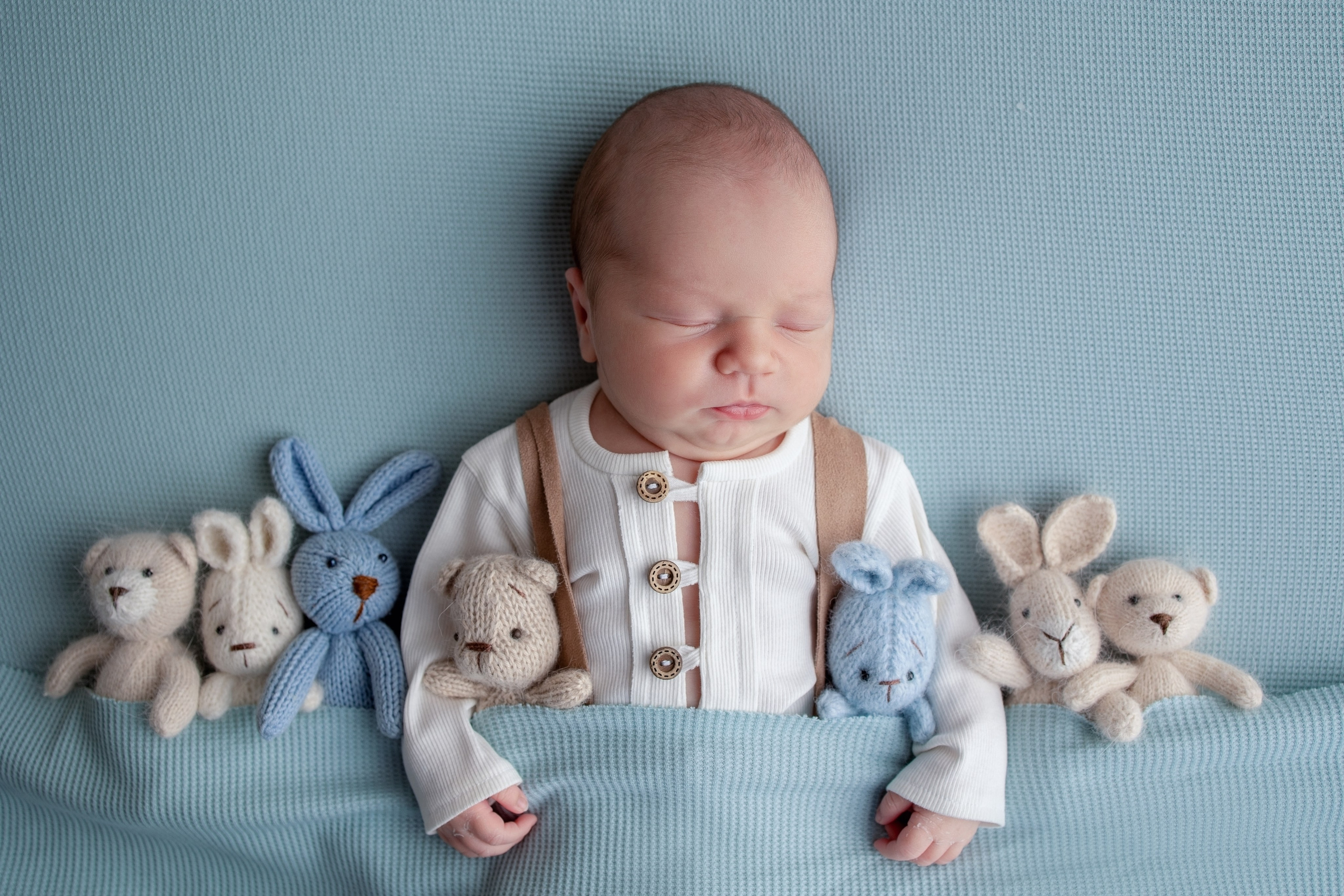 Нежная и милая фотосессия первых дней жизни Вашего ребенка в Минске. Фотограф новорождённых Минск — стоимость newborn фотосессии в Минске