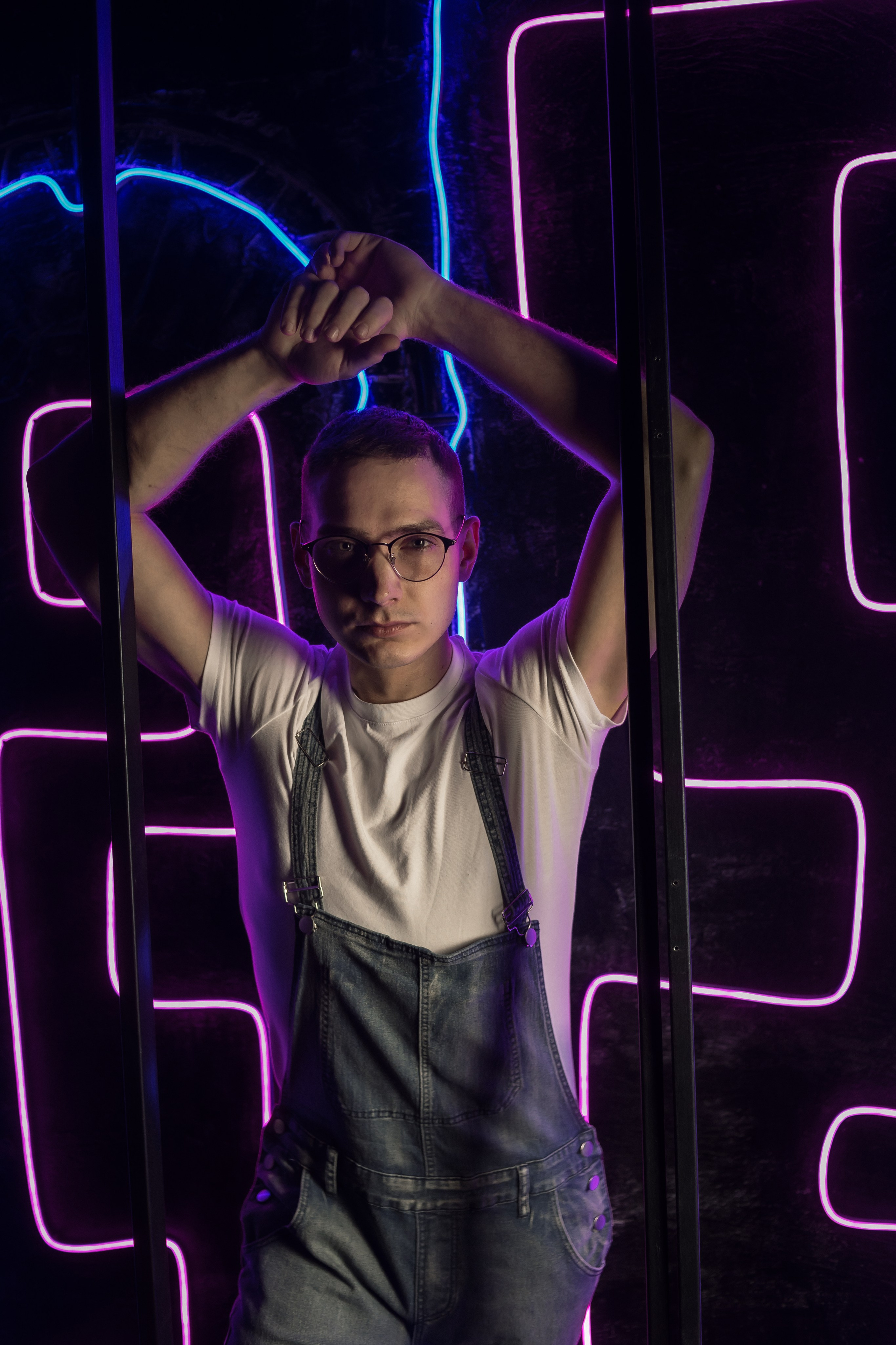 Евгений. Неон. Фотограф Регина Крикунова г. Красноярск