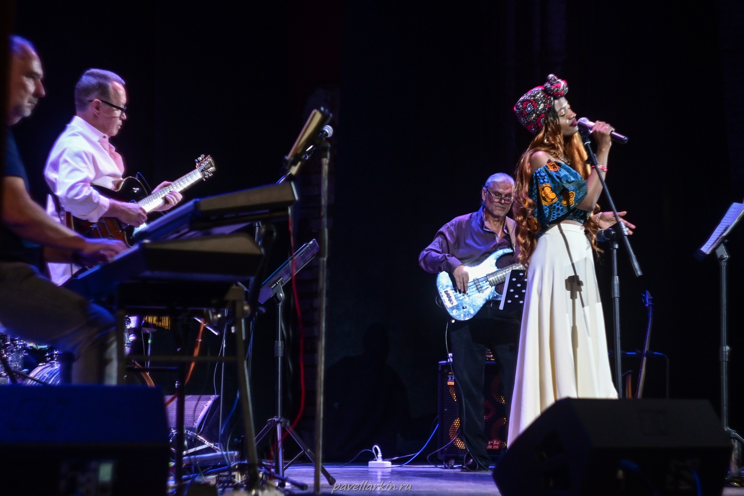 Wendy Kay и Сергей Коренев Project концерт в Новороссийске. Спортивный фотограф, фотожурналист Павел Ларькин
