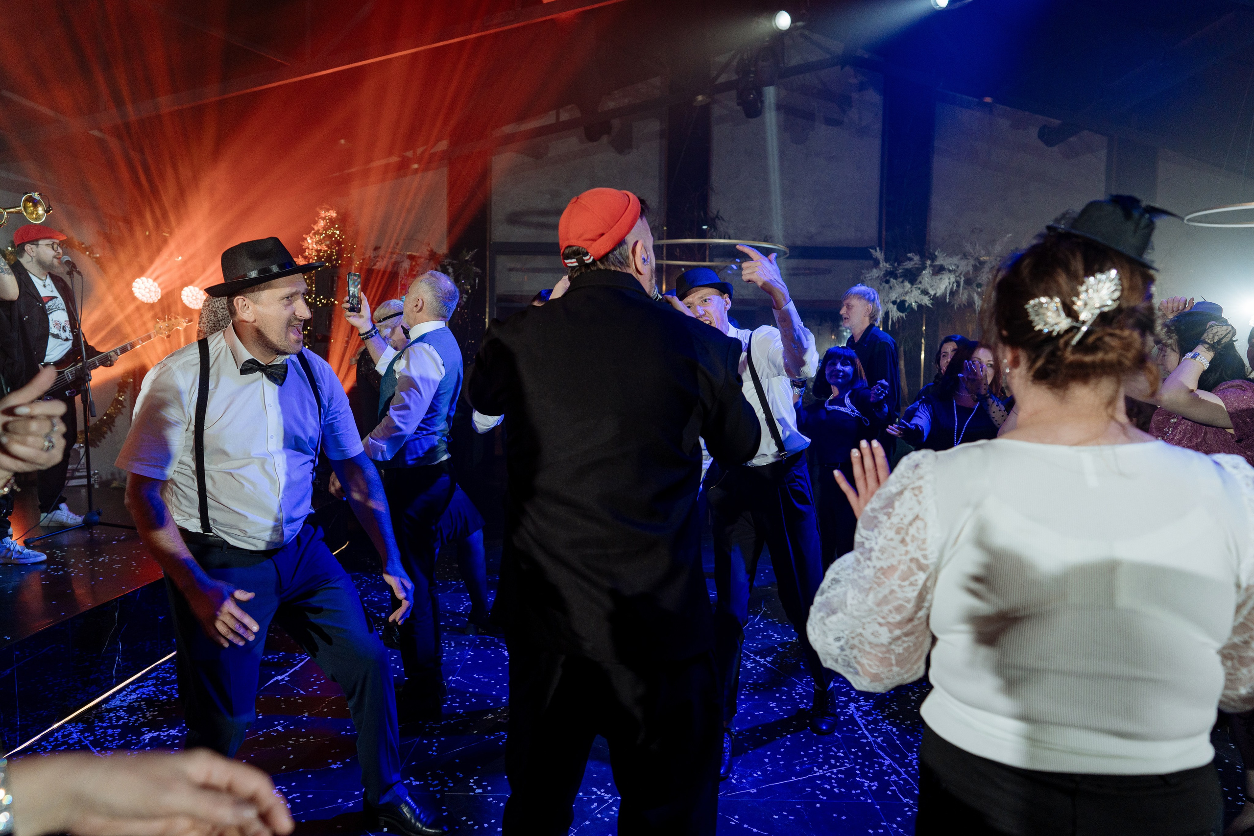 Альбион Тур