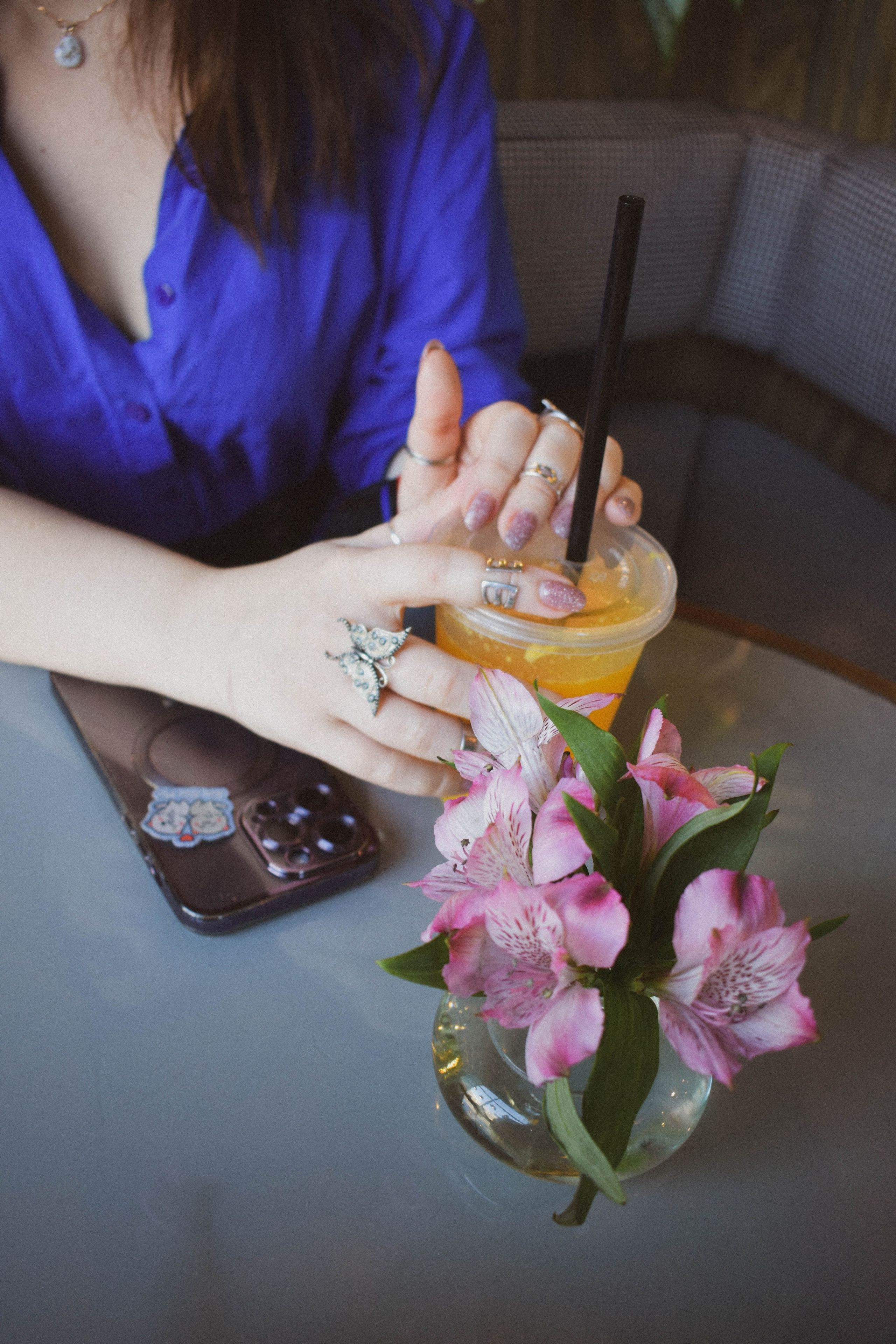 Настя экспресс-съёмка в кофейне. Портретный фотограф в Екатеринбурге