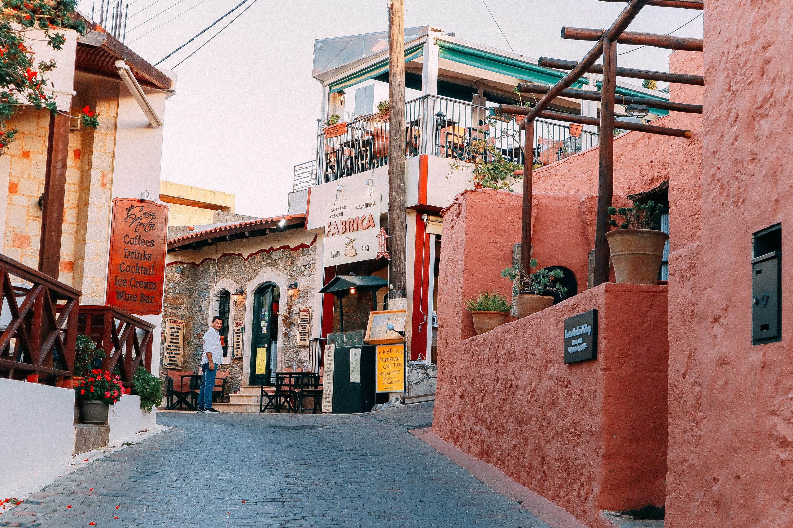 Крит. Аня Степанова