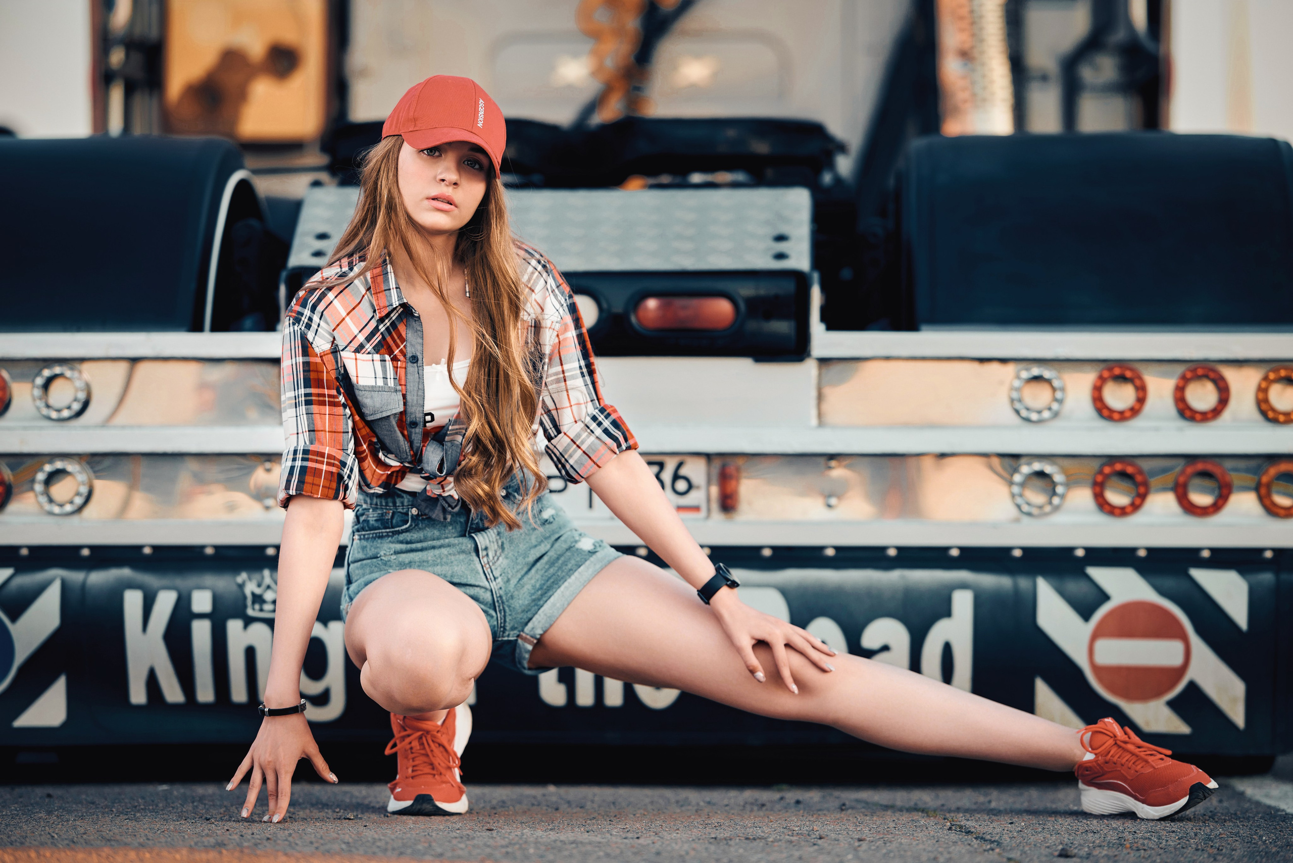 Truck & Girl. Фотограф Денис Кривопусков