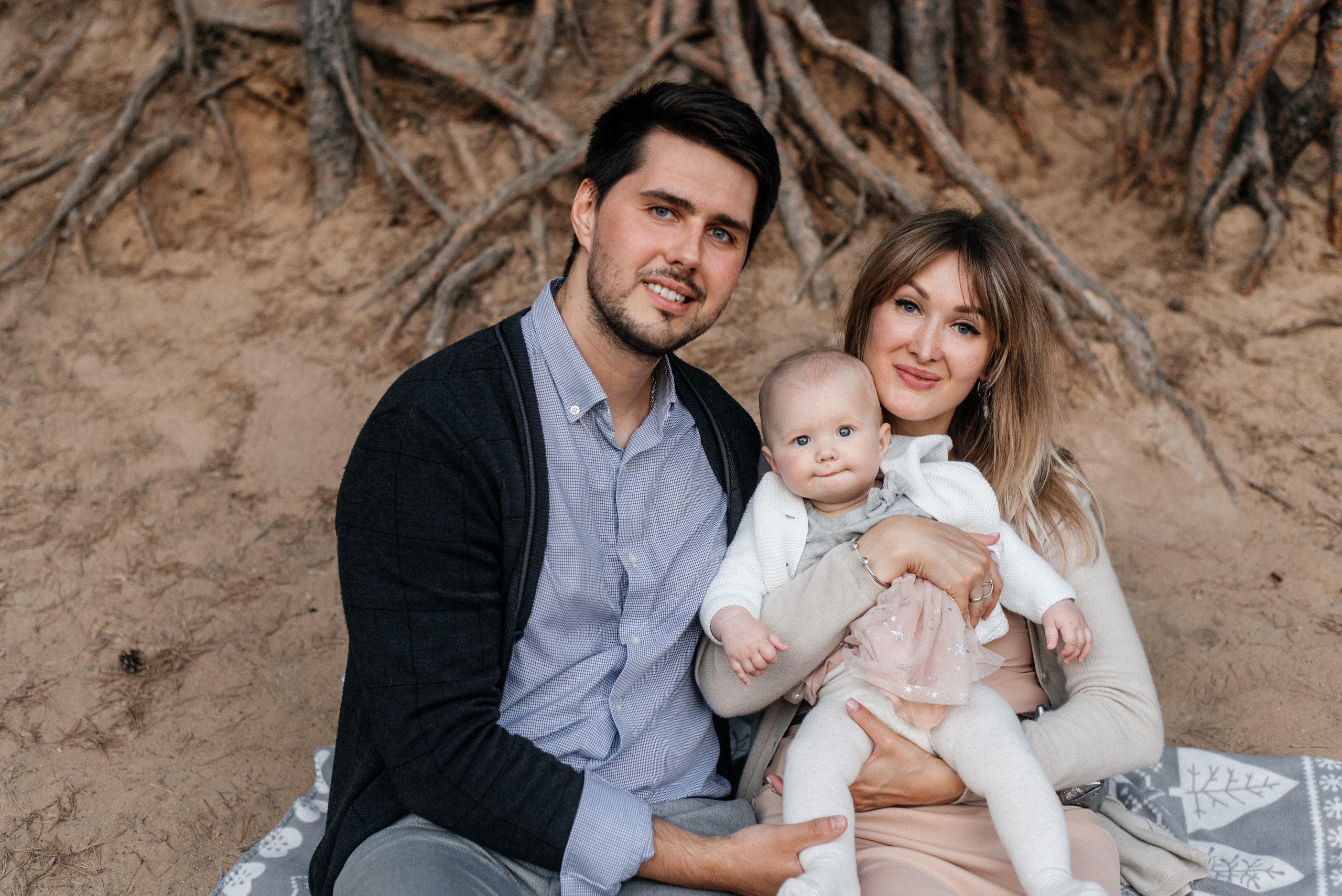 Алена+Андрей+Агата. Костюшко Кристина — семейный и свадебный фотограф в Минске