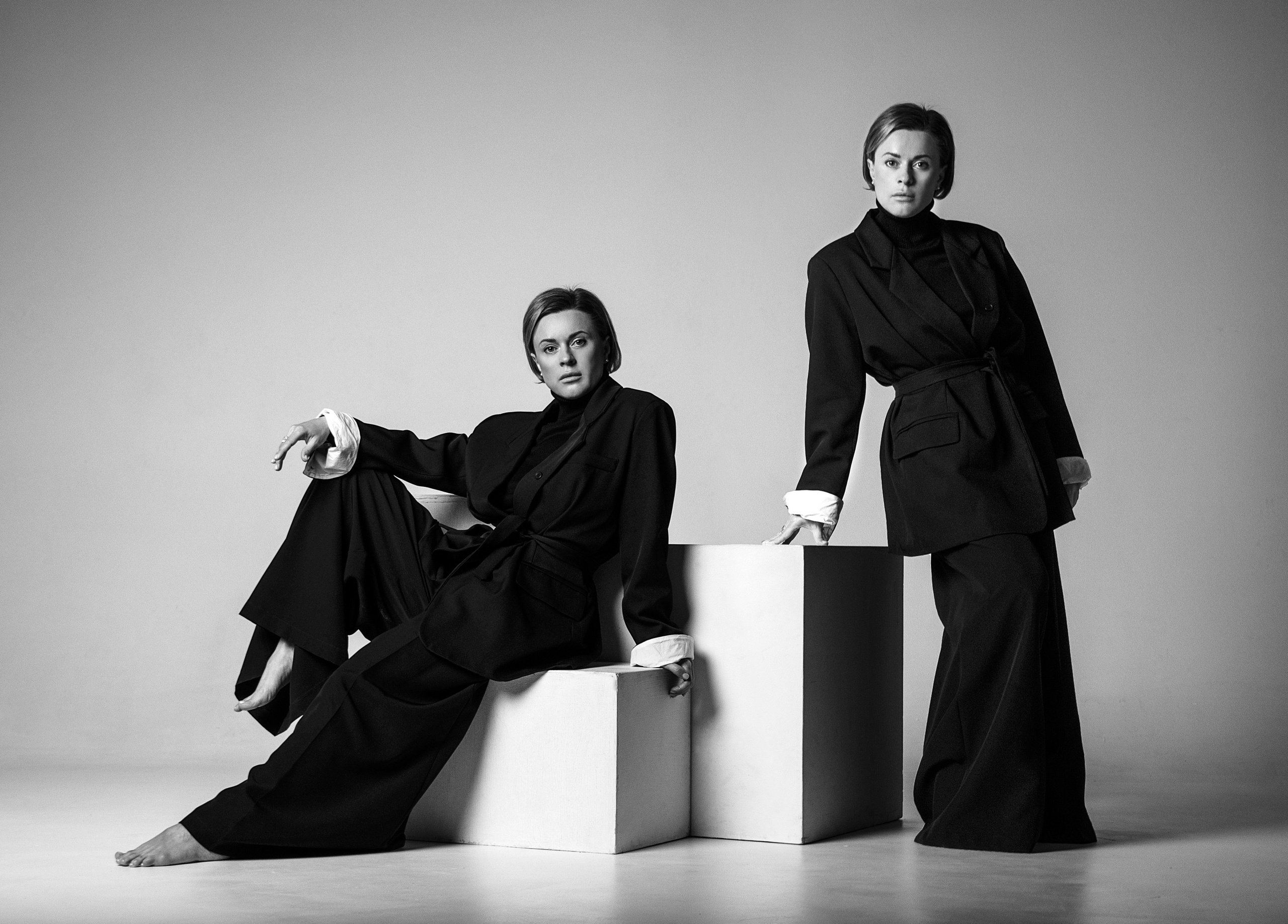 Черно-белые бизнес-портреты – это всегда стильно и грациозно. Черно-белые портреты в классическом стиле от маэстро фотографии Александра Замятина.