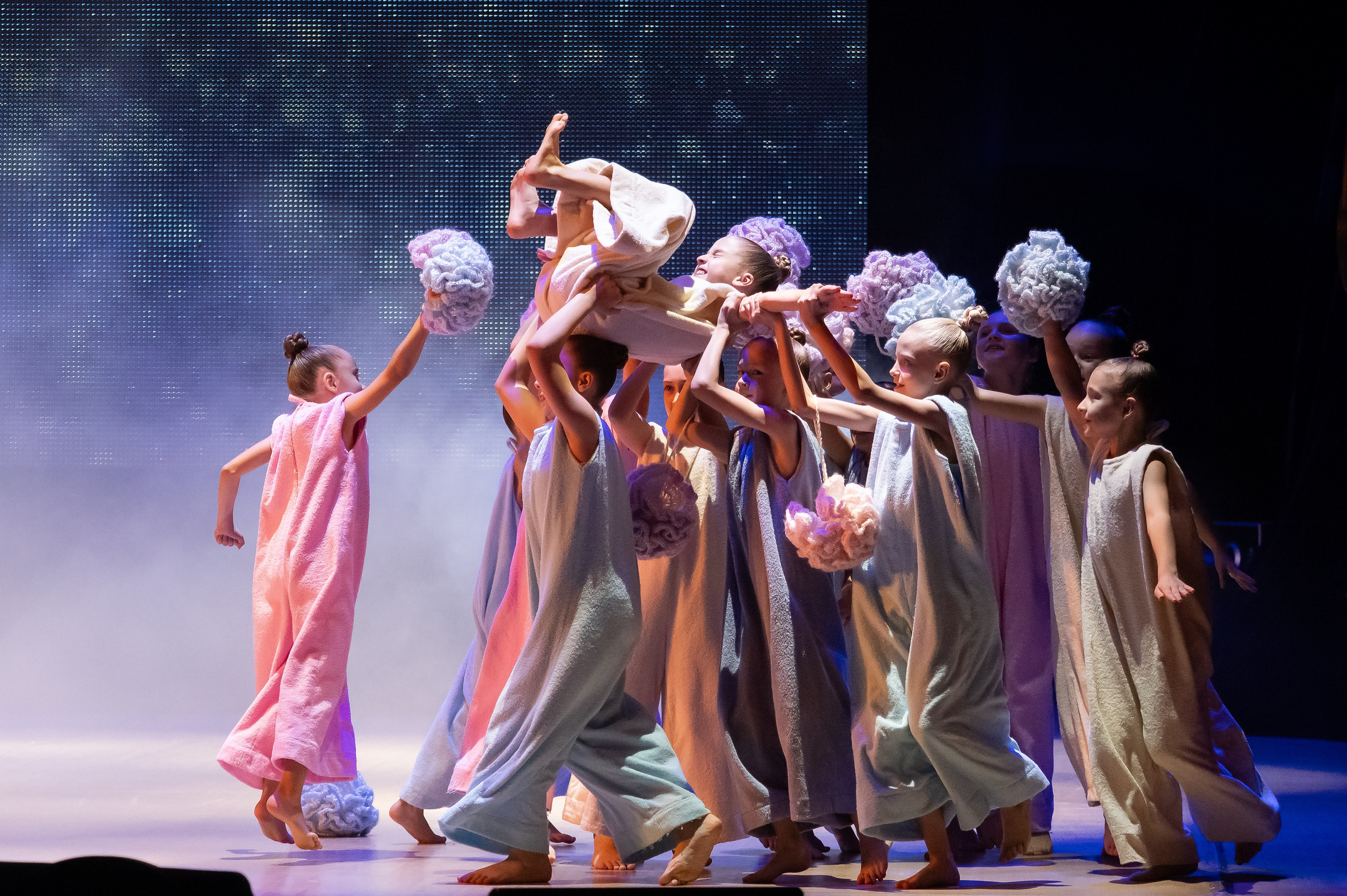 Концерт «Пространные танцы». Репортажный, семейный и детский фотограф в Пензе и Заречном Арина Ермилова. Картины барельеф на заказ