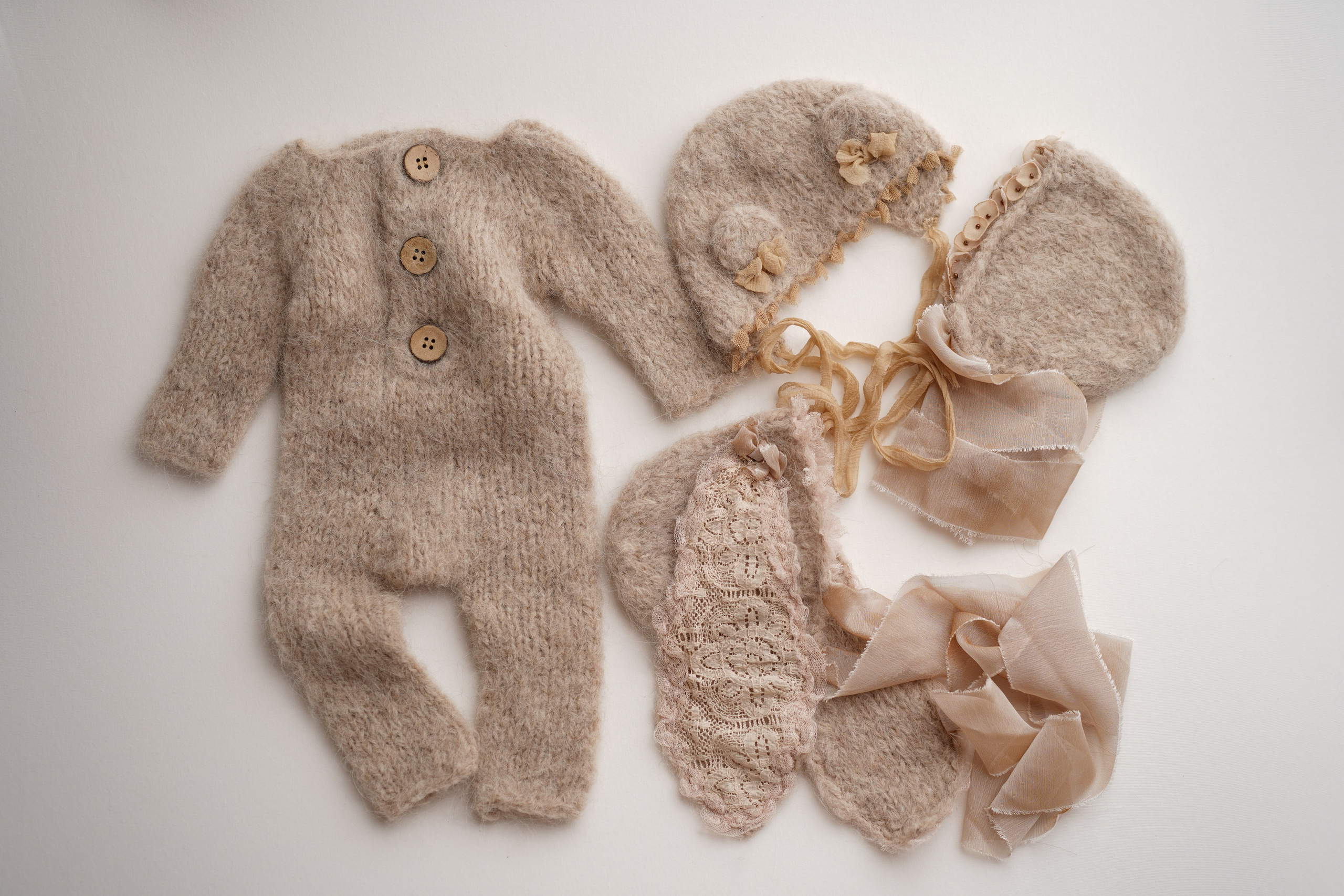 Комплекты. Фотограф новорождённых в Москве Елена Левина