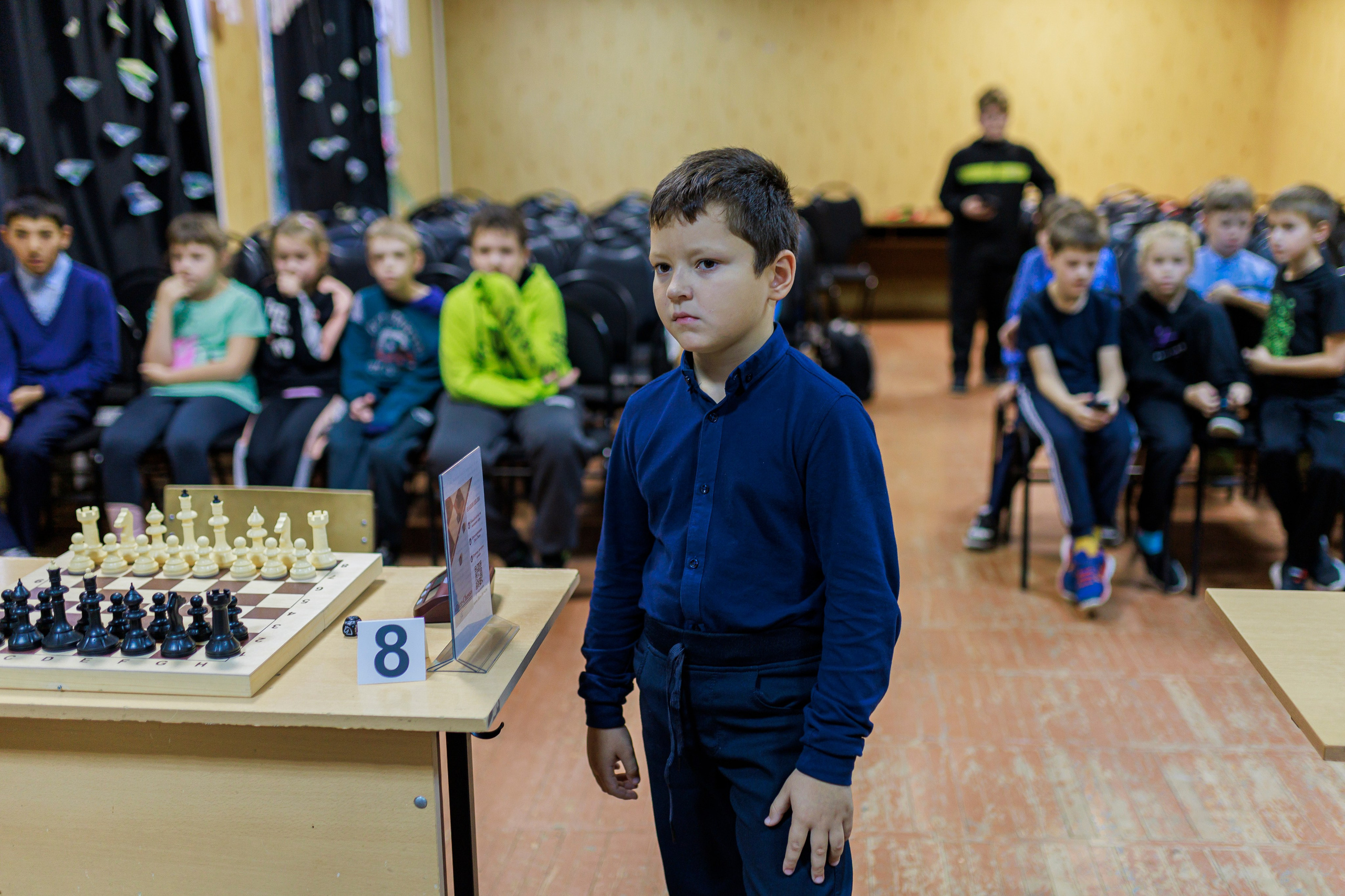 Репортажная сьёмка игры в шахматы в детском доме. Семейный и детский фотограф в Рязани Васюгова Мария