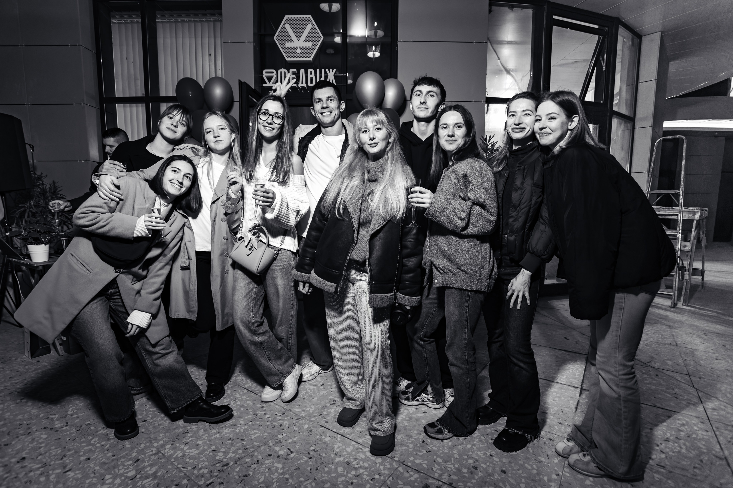 10 лет проекту «КОФЕДВИЖ» и открытие новой кофейни_Ялта_19.12.2025. Аминов Руслан | Фотограф