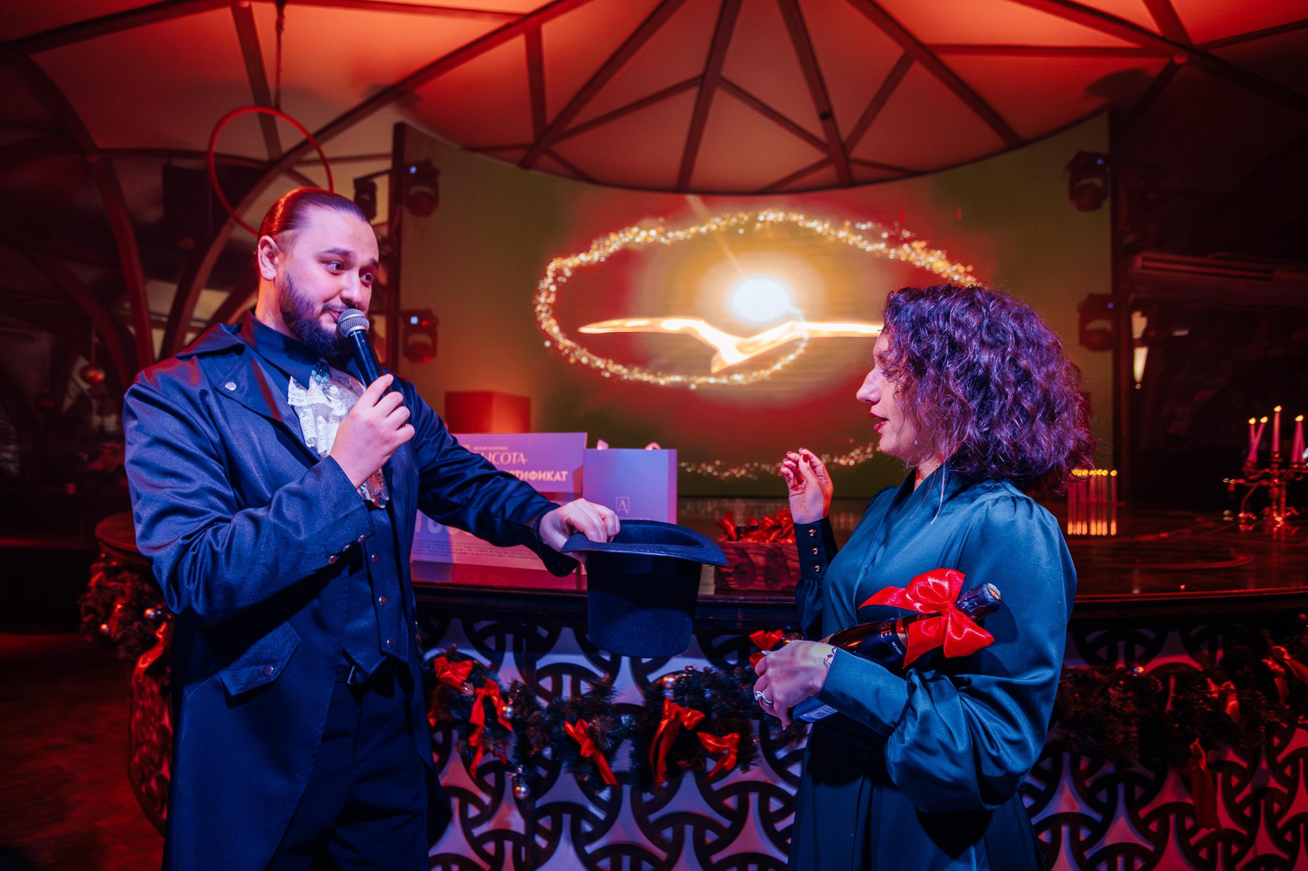 Новогодняя шоу-программа «MAGIC TIME» в PTIZZA BAR_Ялта_31.12.2025. Аминов Руслан | Фотограф