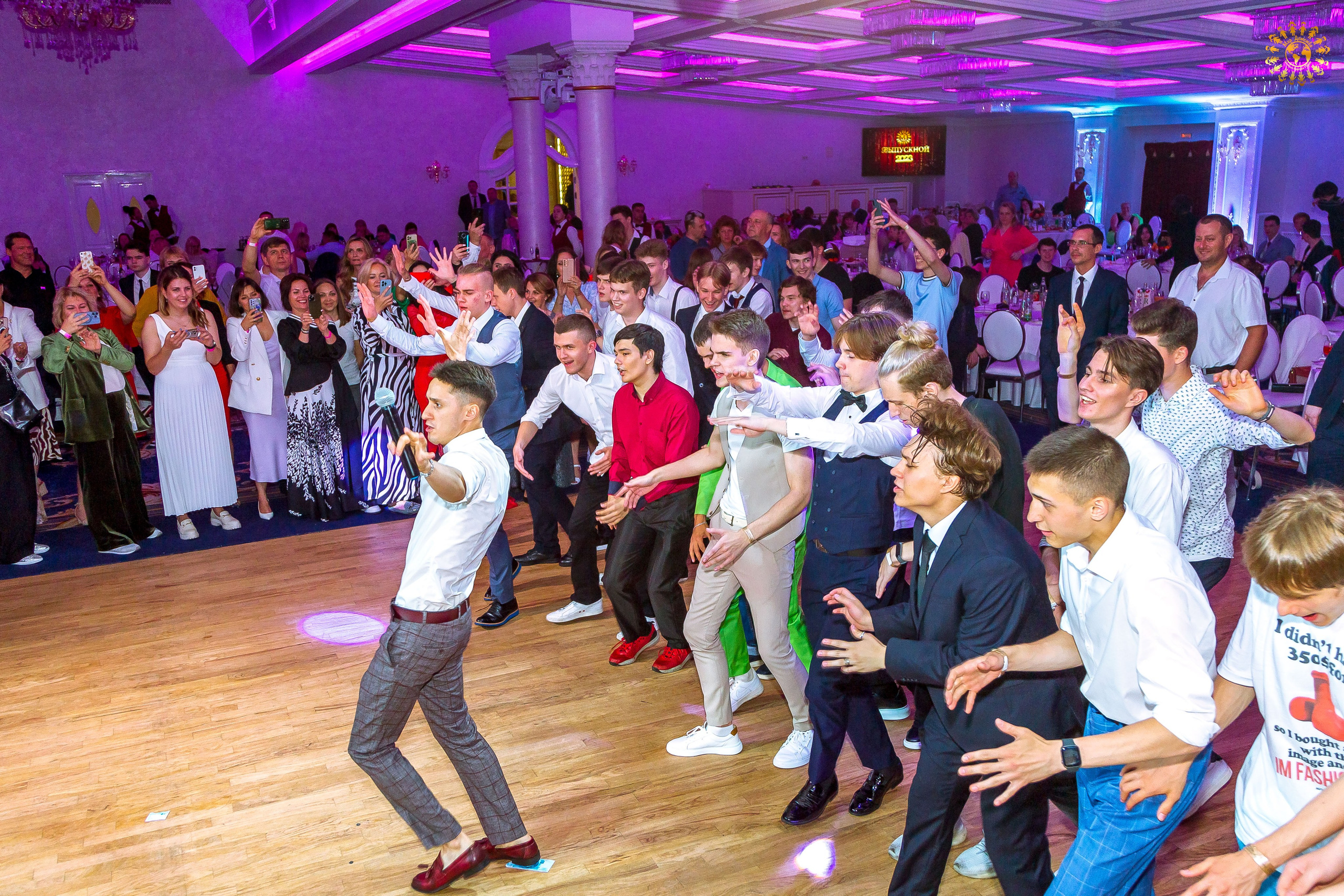 Выпускной 2023 (11-е классы) Triumph City Hall Москва. Репортажная съемка в Москве и области. Анималистика