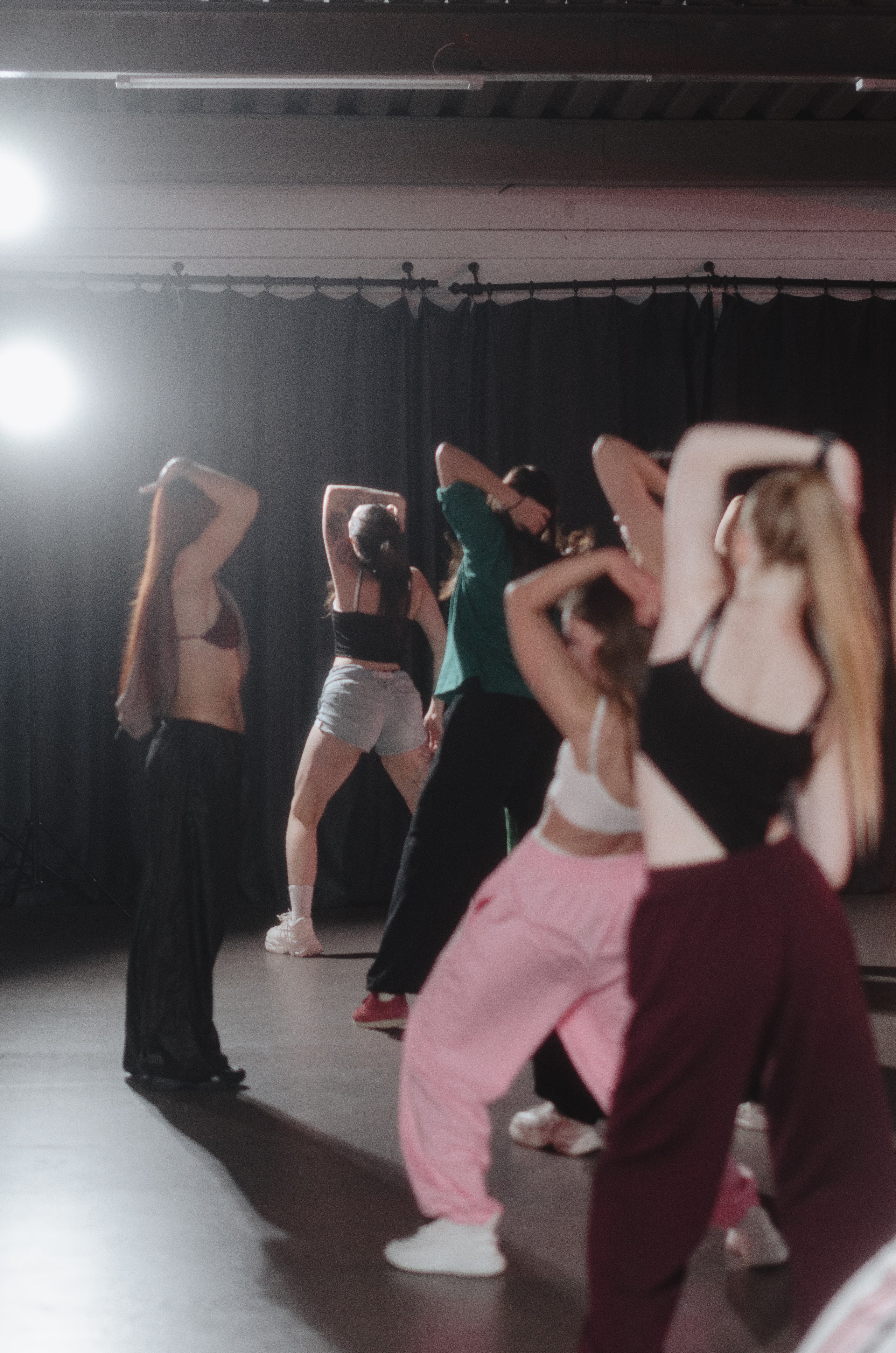 Мастер-классы по High Heels/Girly hip-hop от Оксаны ATTA. Денисова Аля — фотограф для парных съемок и индивидуальных историй в Барнауле