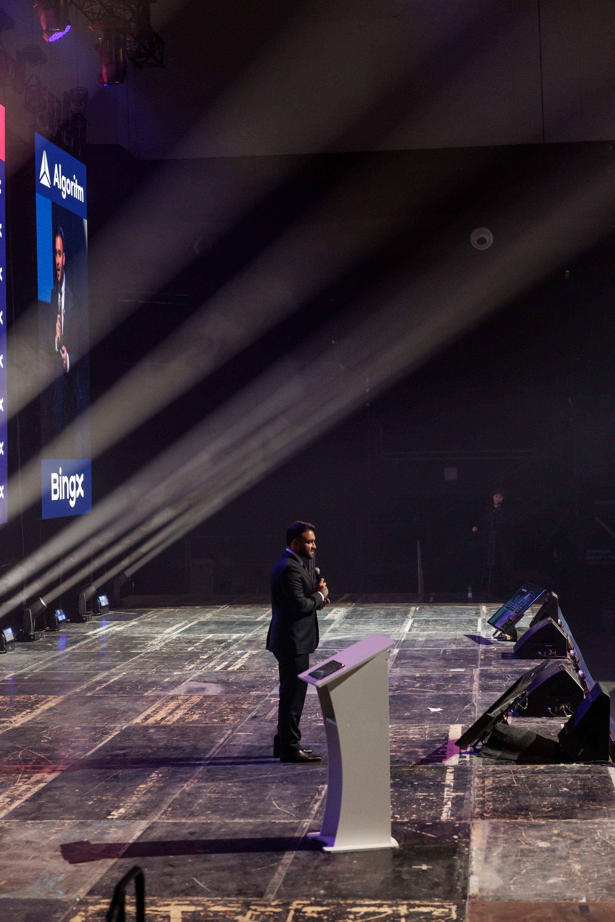 Crypto Summit 2025. Свадебный и репортажный фотограф (Москва, Королев и другие)