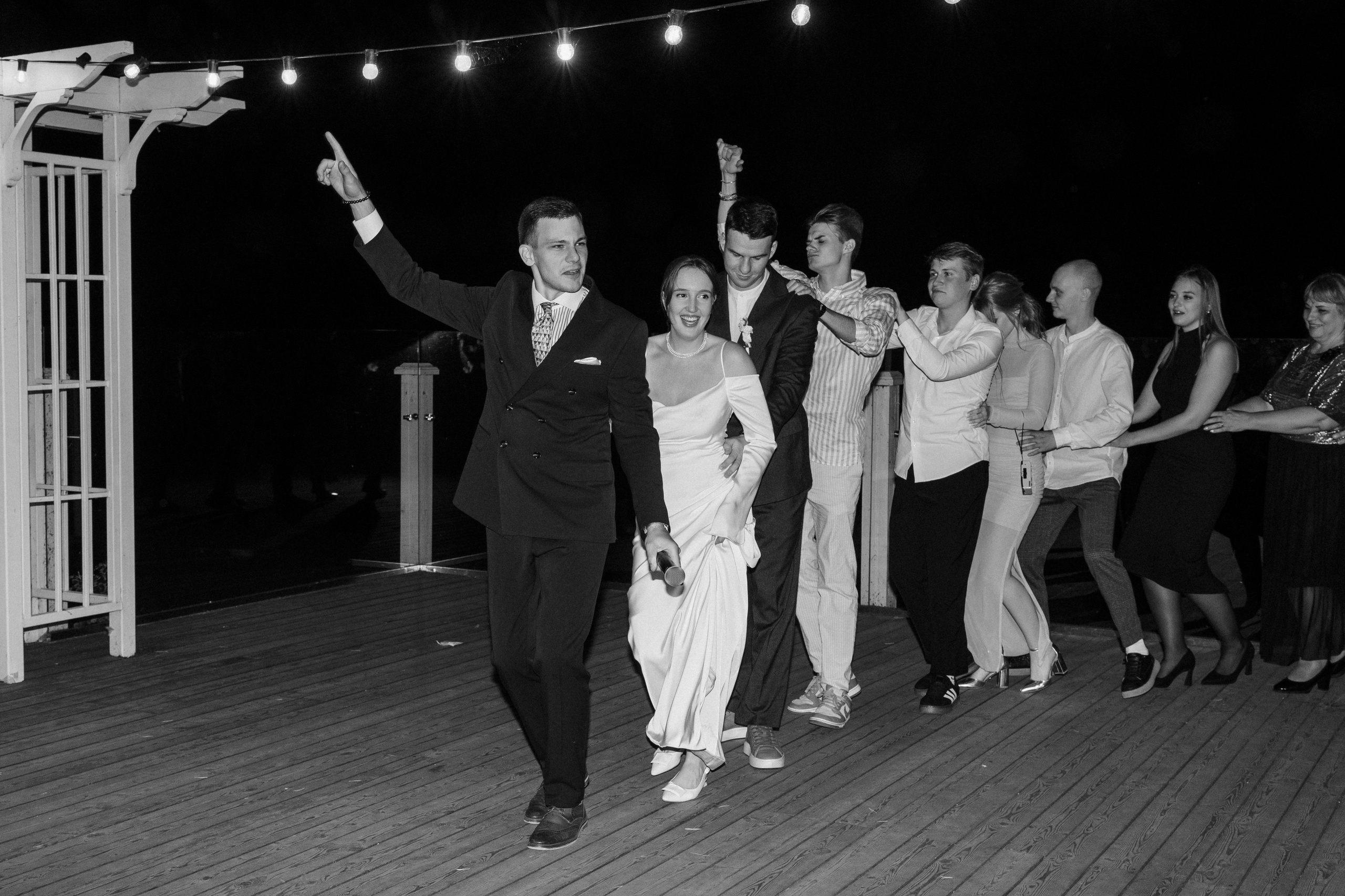 Лёня и Юля. Питер. От утра в отеле до вечеринки в ресторане на заливе. Цифра и плёнка. Свадебный фотограф Катерина Чулкова