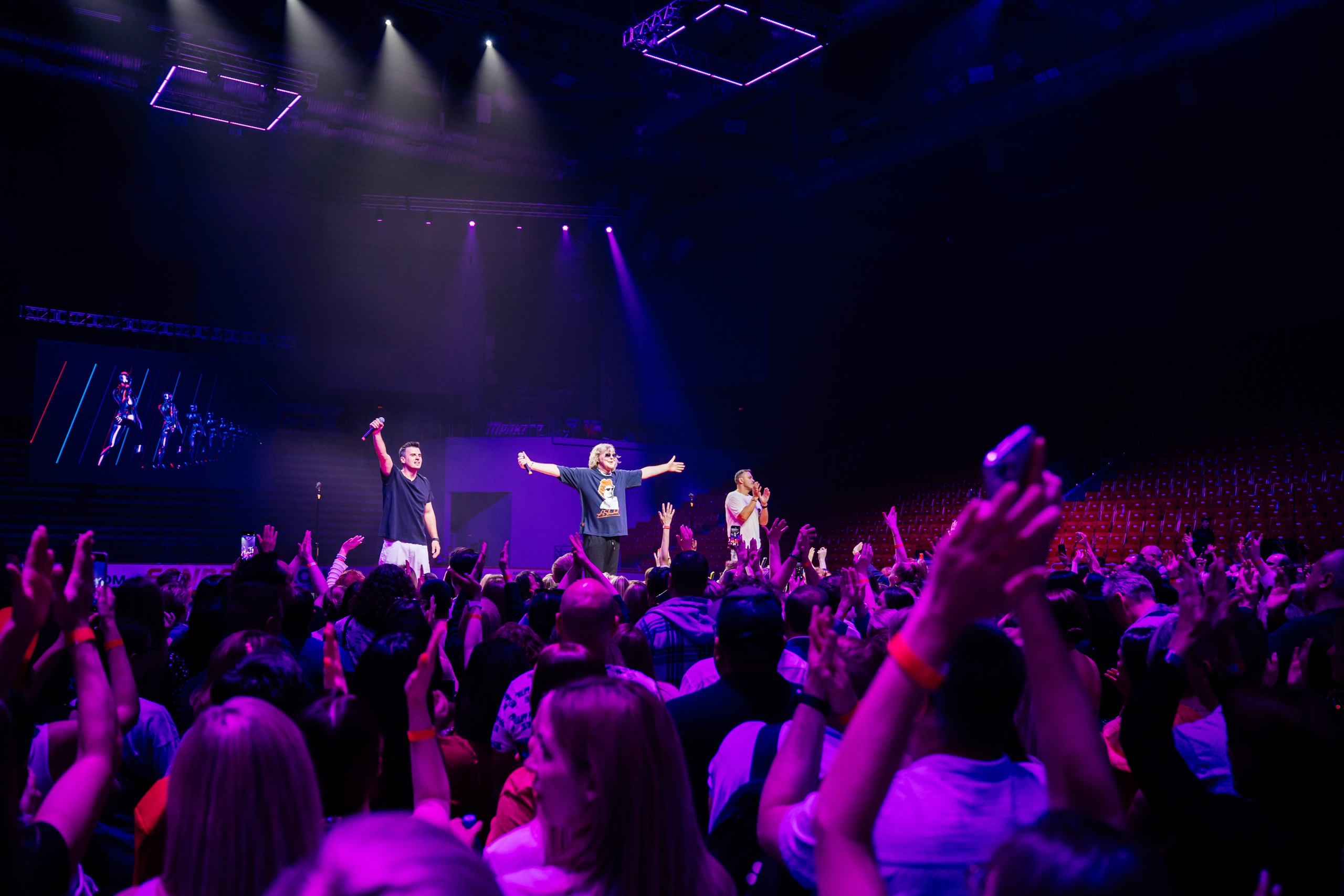 Альфа Конфа в Челябинске. Видеограф и Фотограф в Челябинске Ксения и Владимир Рюмины