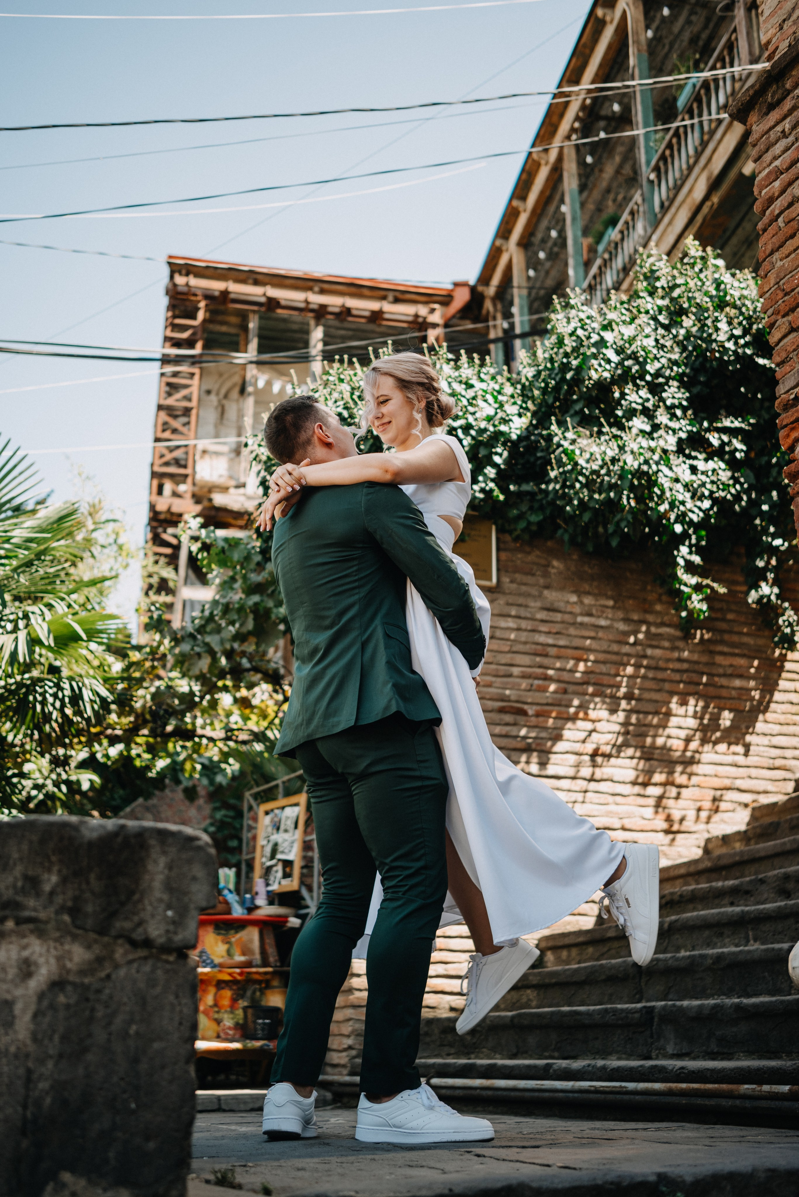 Свадебная прогулка Анны и Игоря. Портретный и свадебный фотограф в Тбилиси • xeniqo