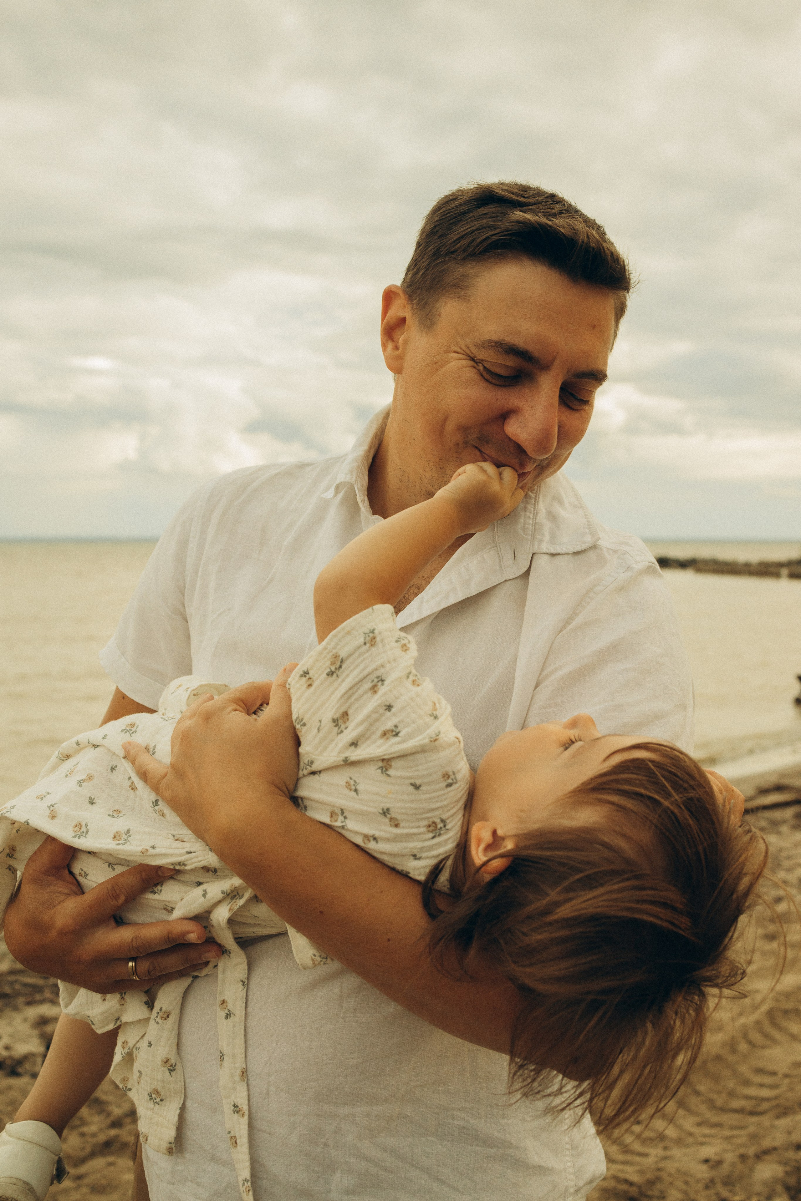 На природе. Семейный фотограф Новосибирск Фотограф на выписку Новосибирск