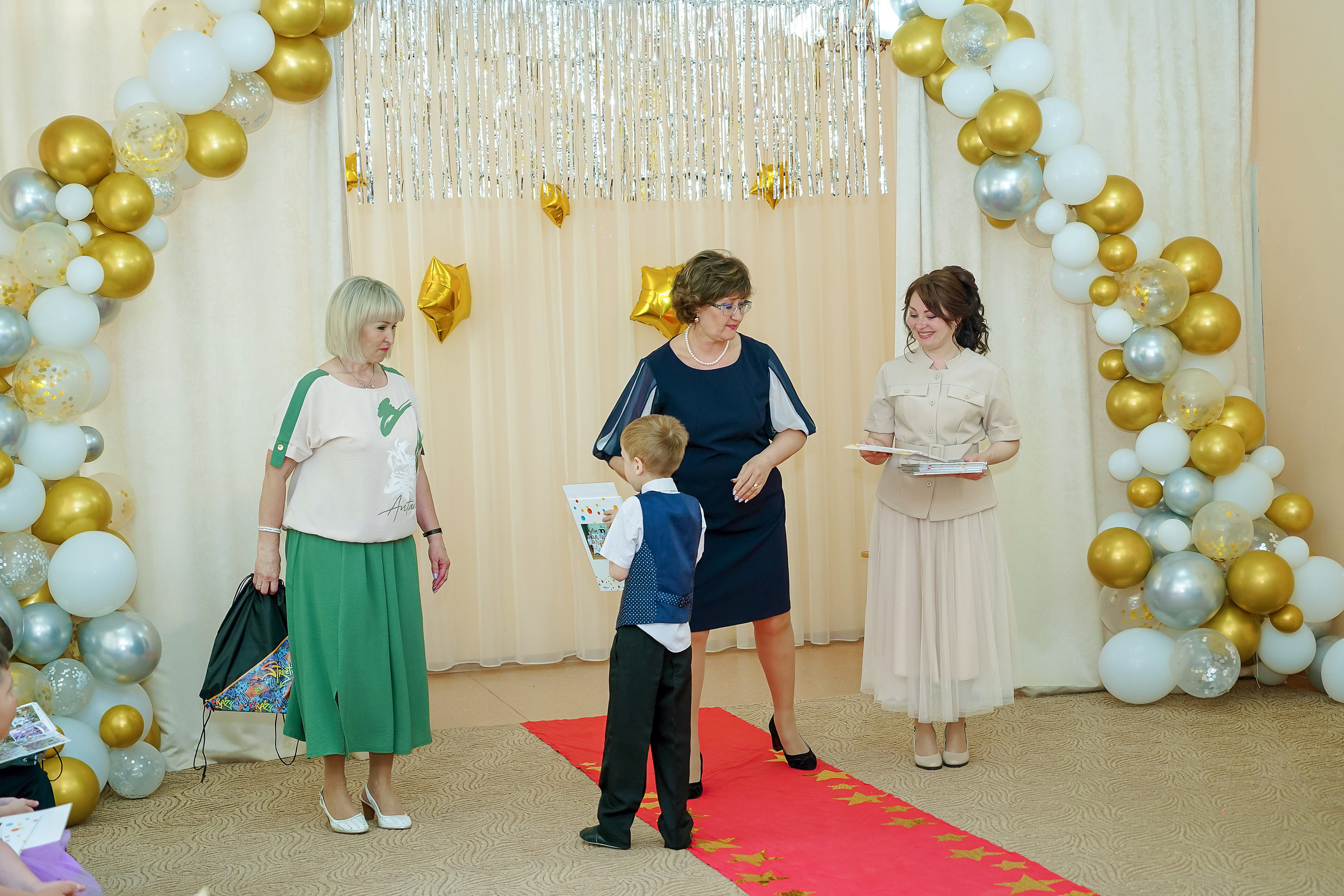 Фотосъемка видеосъёмка фотограф видеооператор новогодних утренников  в. Фотограф, видеооператор Нина Коршунова