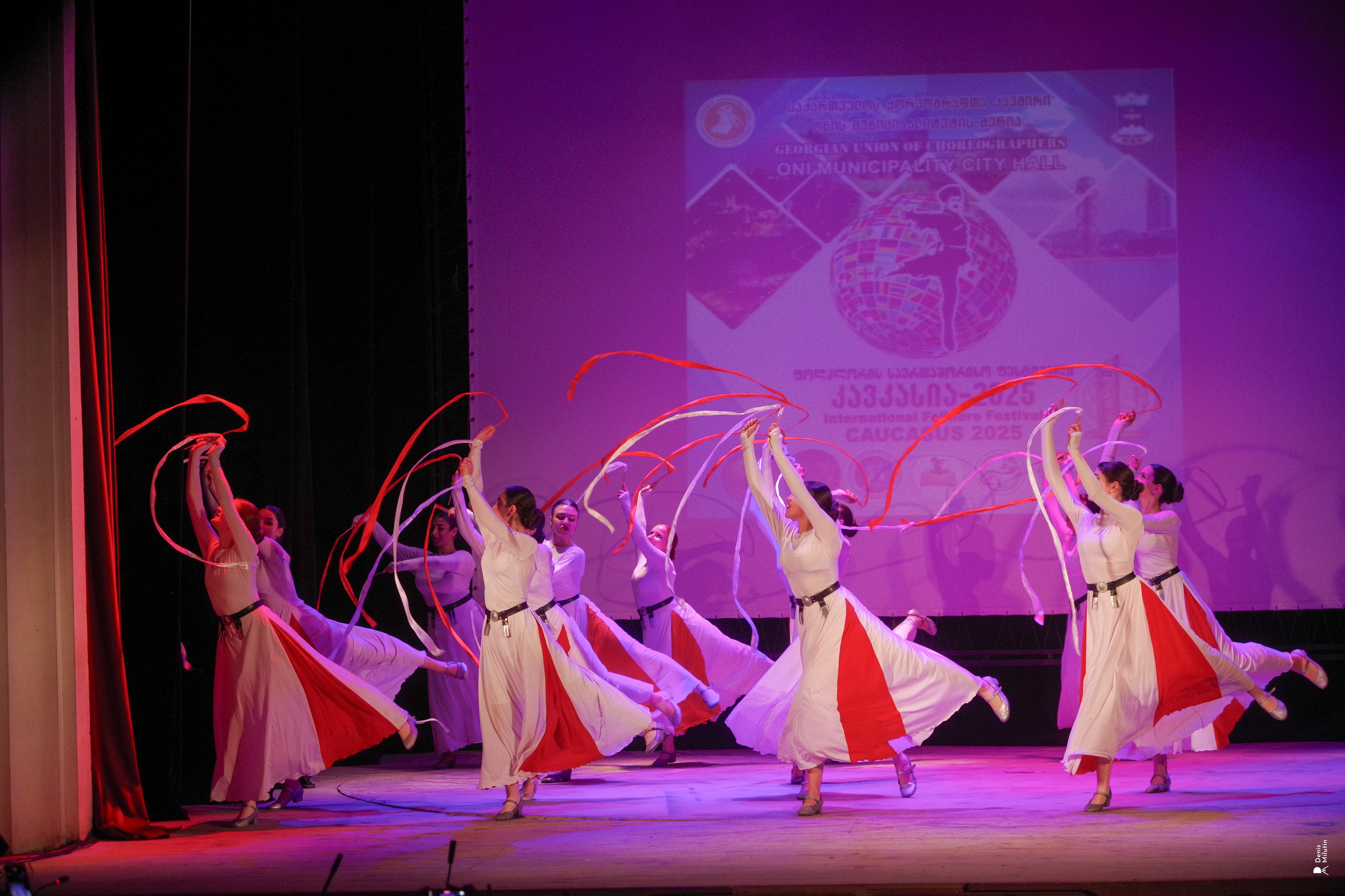 Танцы в прекрасном Они. Портретный фотограф Денис Милютин