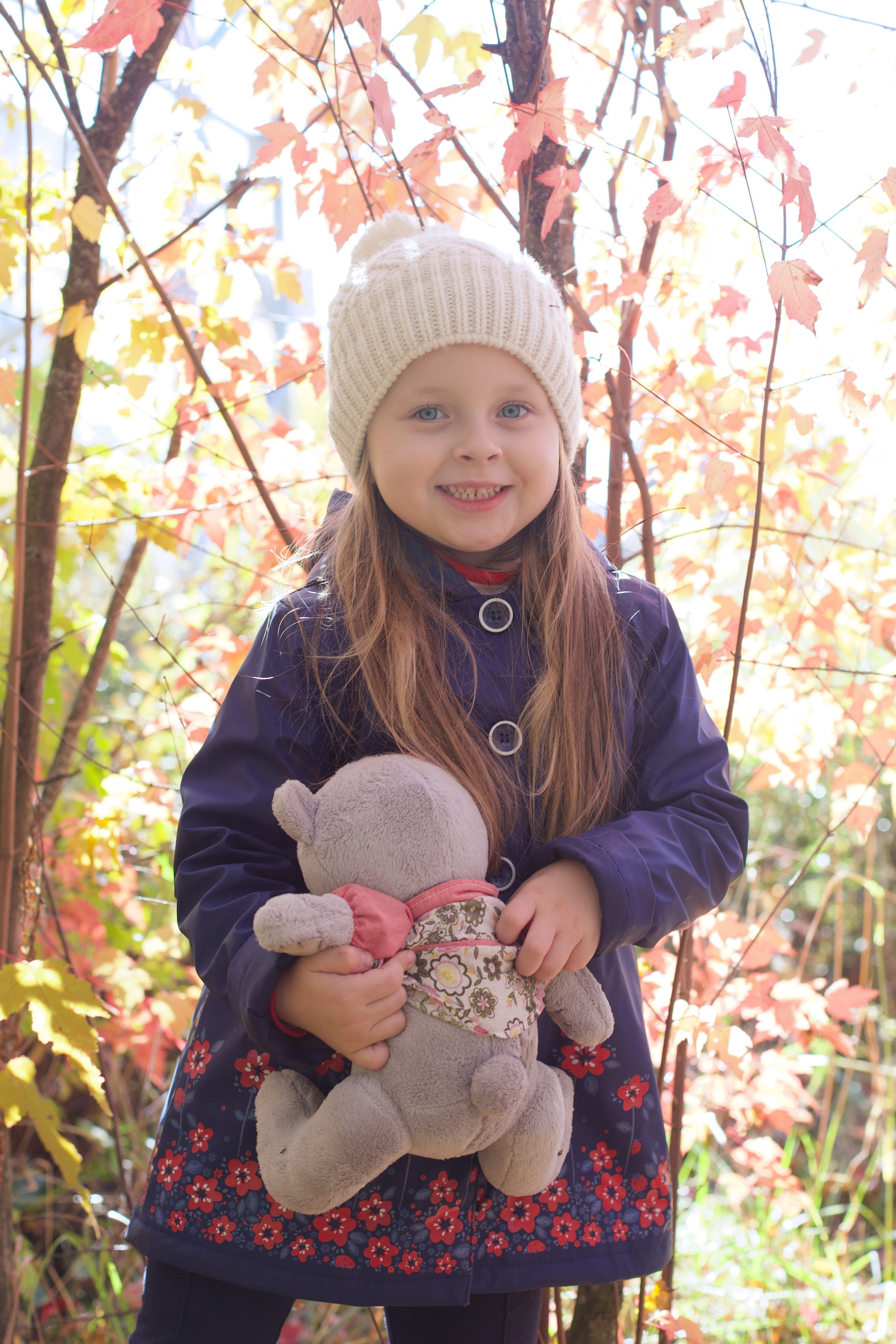 Фотосессия близняшек осенью. Школьные выпускные альбомы в Москве Марина Николаева